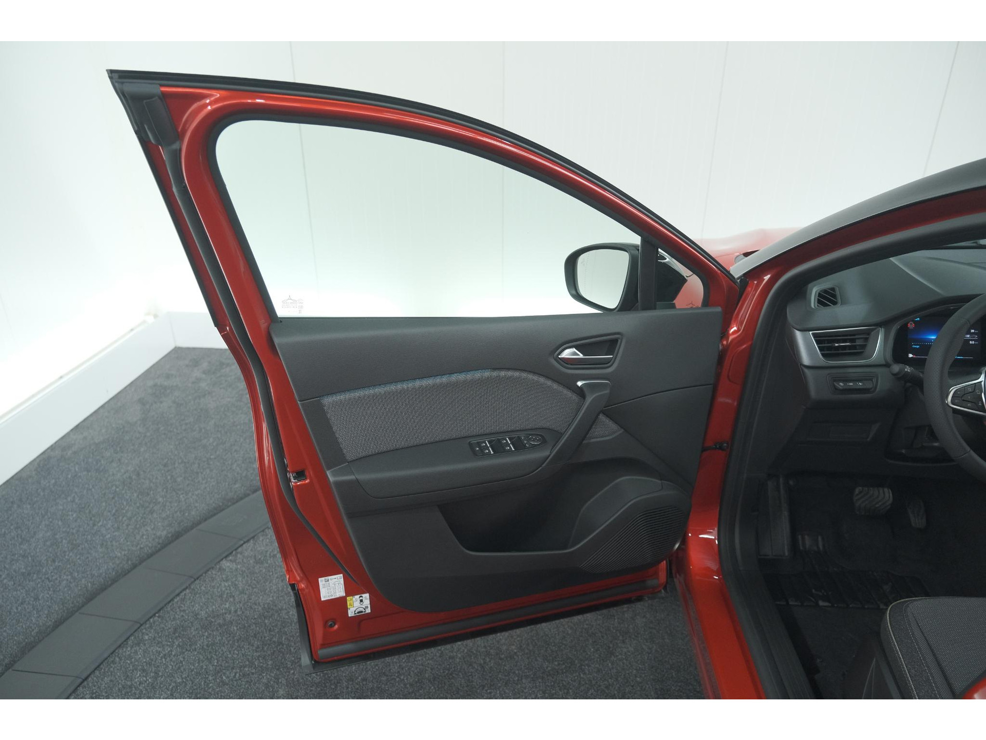 Renault Captur 1.6 E-Tech full hybrid 145 Techno | Advanced Driving | Camera | Dodehoekdetectie | Apple Carplay | 18 Inch Lichtmetalen Velgen