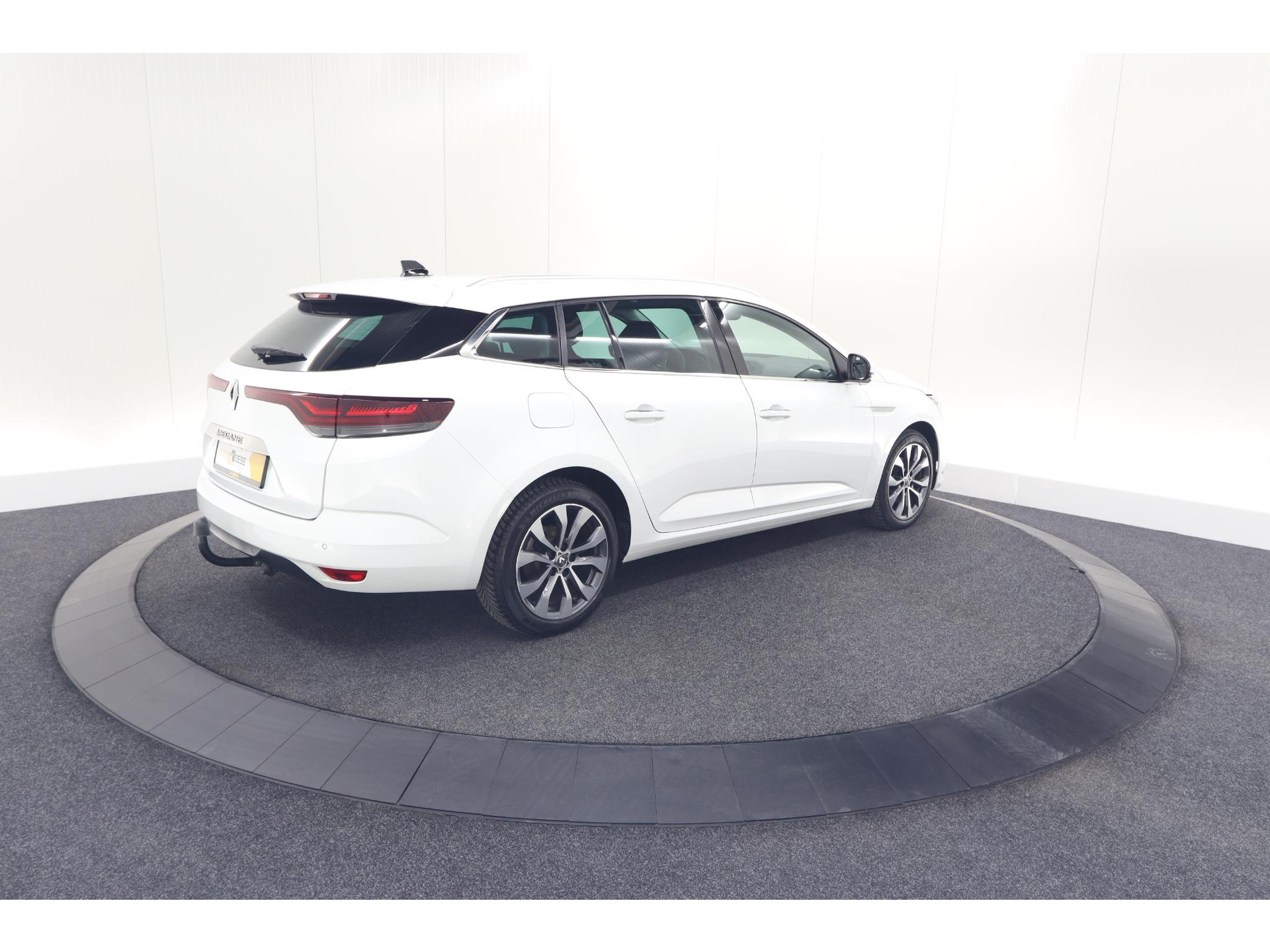 Renault Mégane Estate TCe 140 EDC Techno | Trekhaak | Camera | Navigatie | 9.3 Inch Groot Scherm