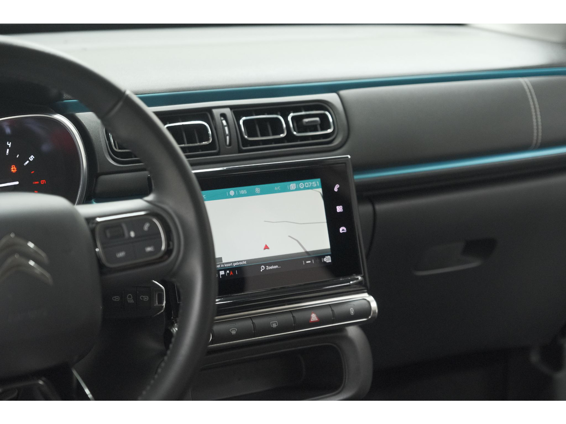 Citroen C3 PureTech 110 EAT6 Shine | Camera | Navigatie | Parkeersensoren | Apple Carplay | 17 Inch Lichtmetalen Velgen