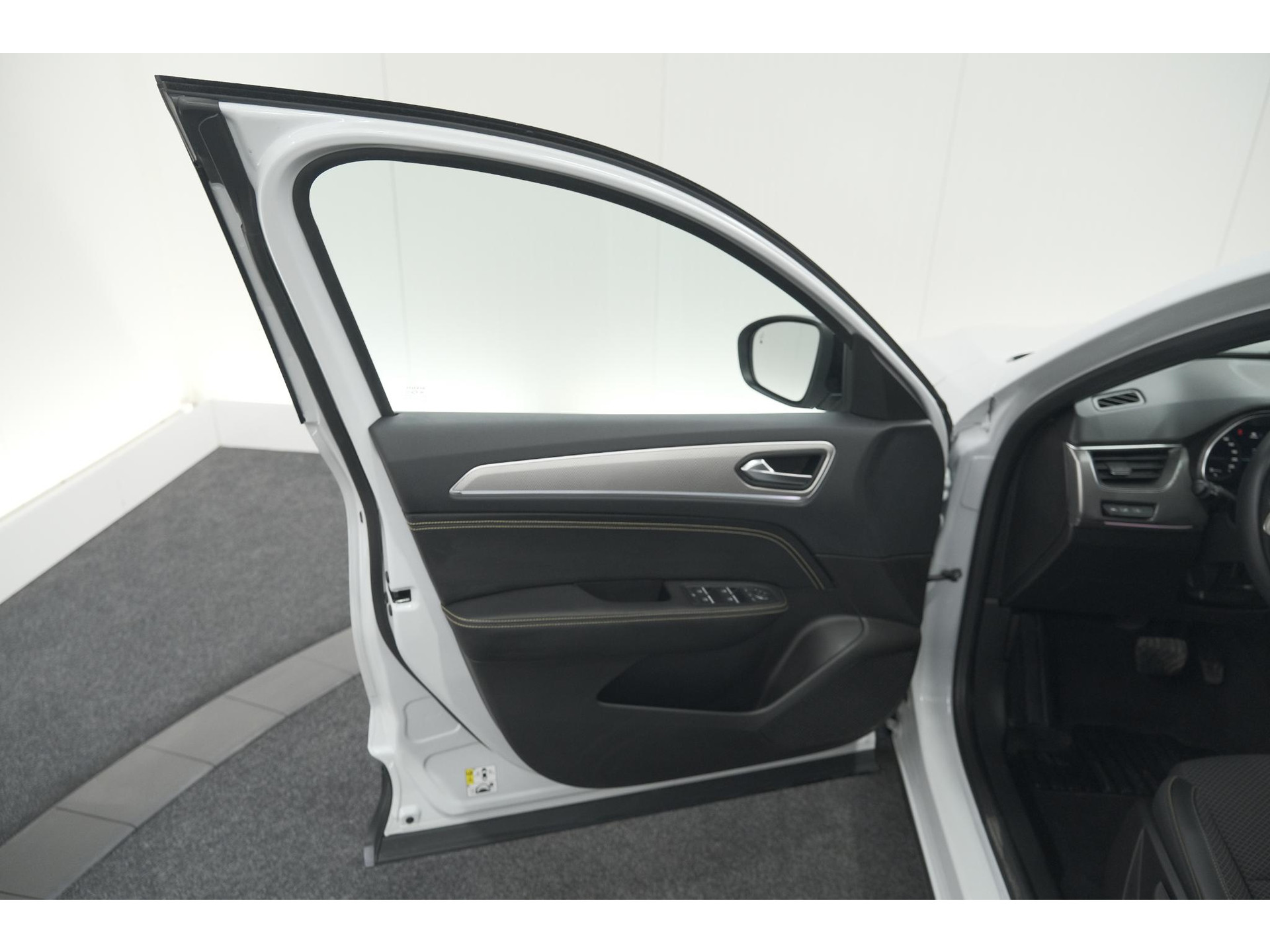Renault Arkana Mild Hybrid 140 EDC Techno | 360 Camera | Adaptieve Cruise Control | Dodehoekdetectie | Apple Carplay