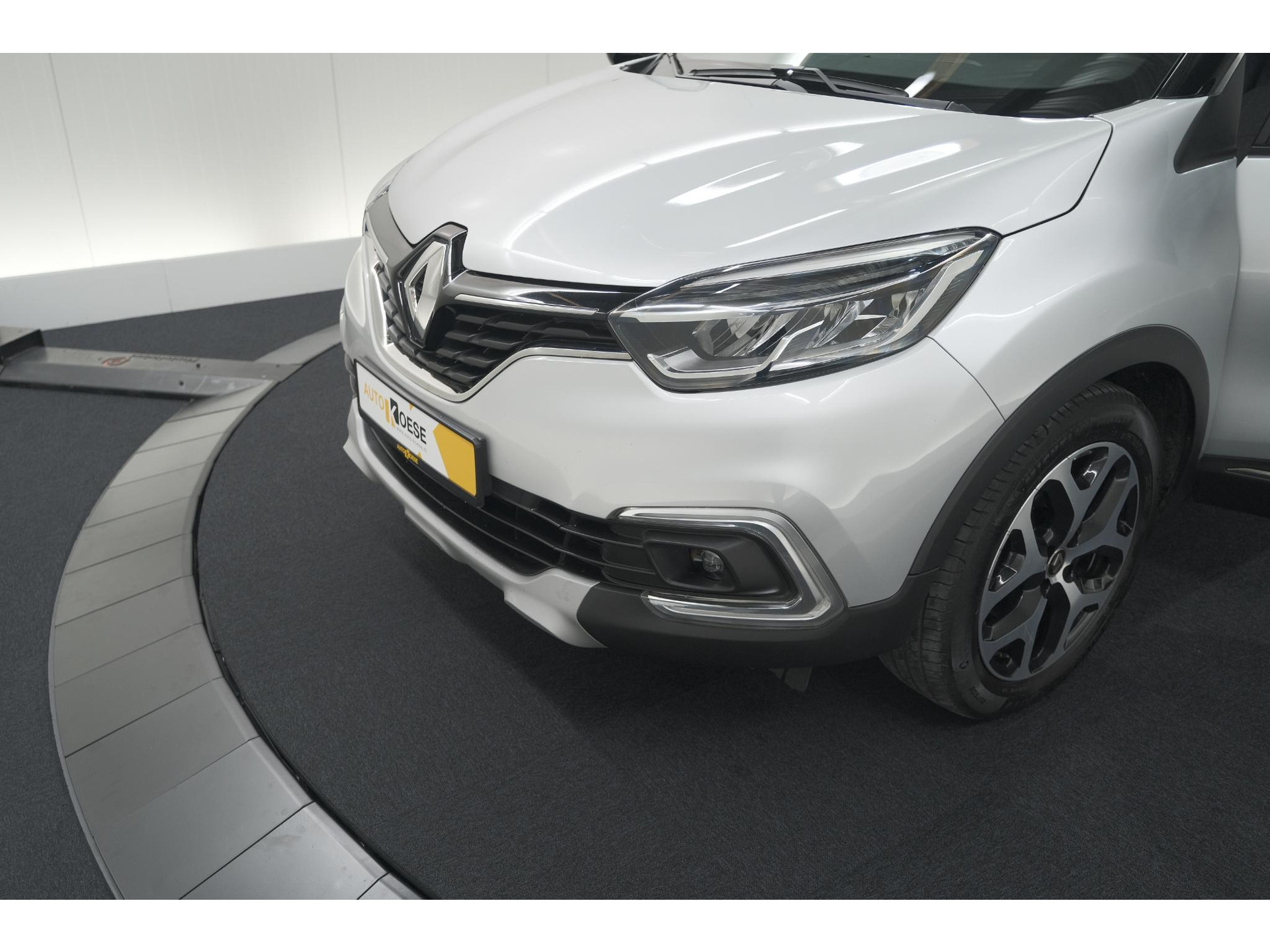 Renault Captur TCe 150 EDC Intens | Trekhaak | Navigatie | Parkeersensoren