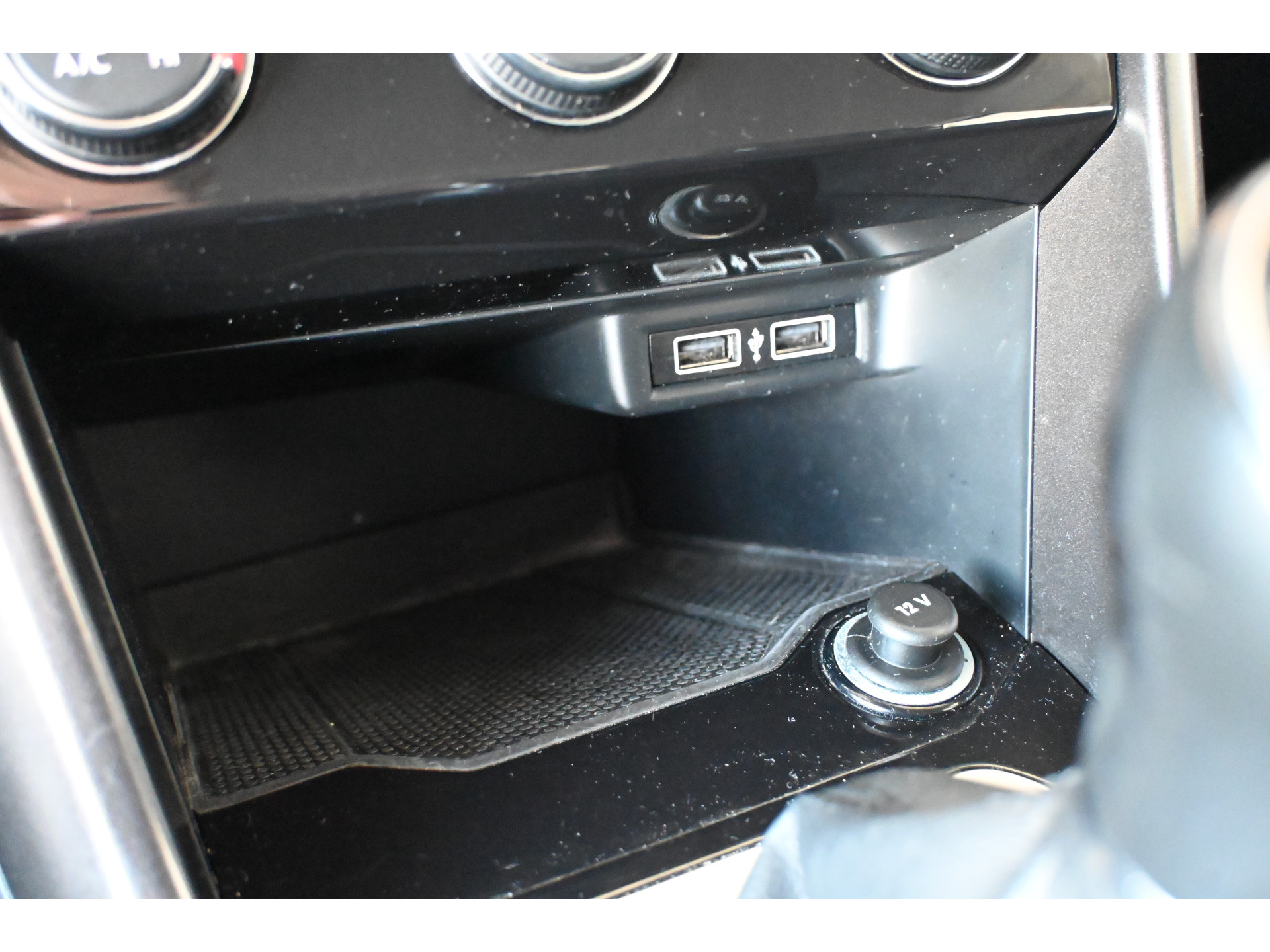 Volkswagen T-Roc 1.0 TSI Style Clima Adaptieve cruise Navigatie PDC Licht metaal Inruil mogelijk