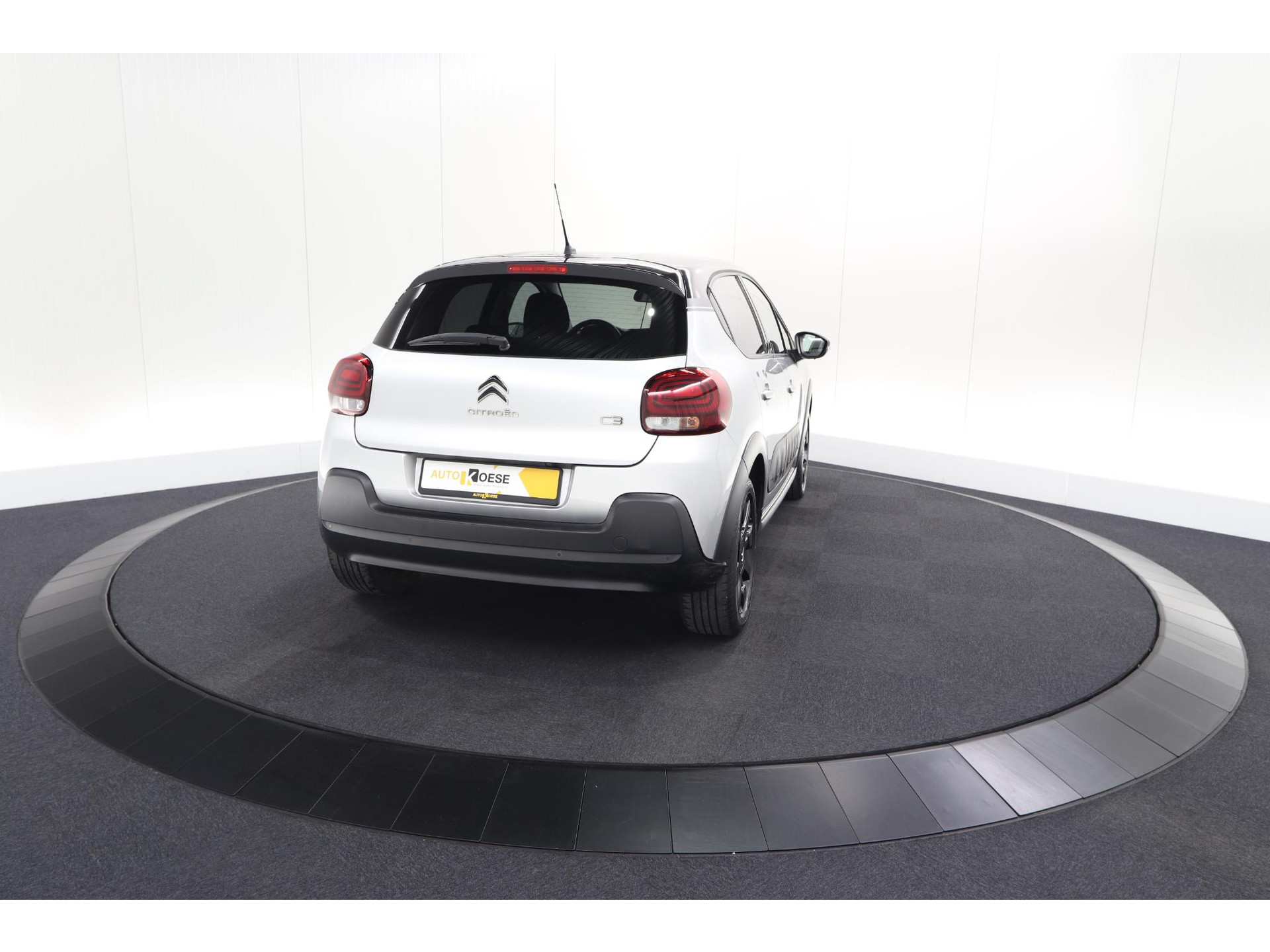 Citroen C3 PureTech 82 S&S Shine | Camera | Navigatie | Climate control | 17 Inch Lichtmetalen Velgen