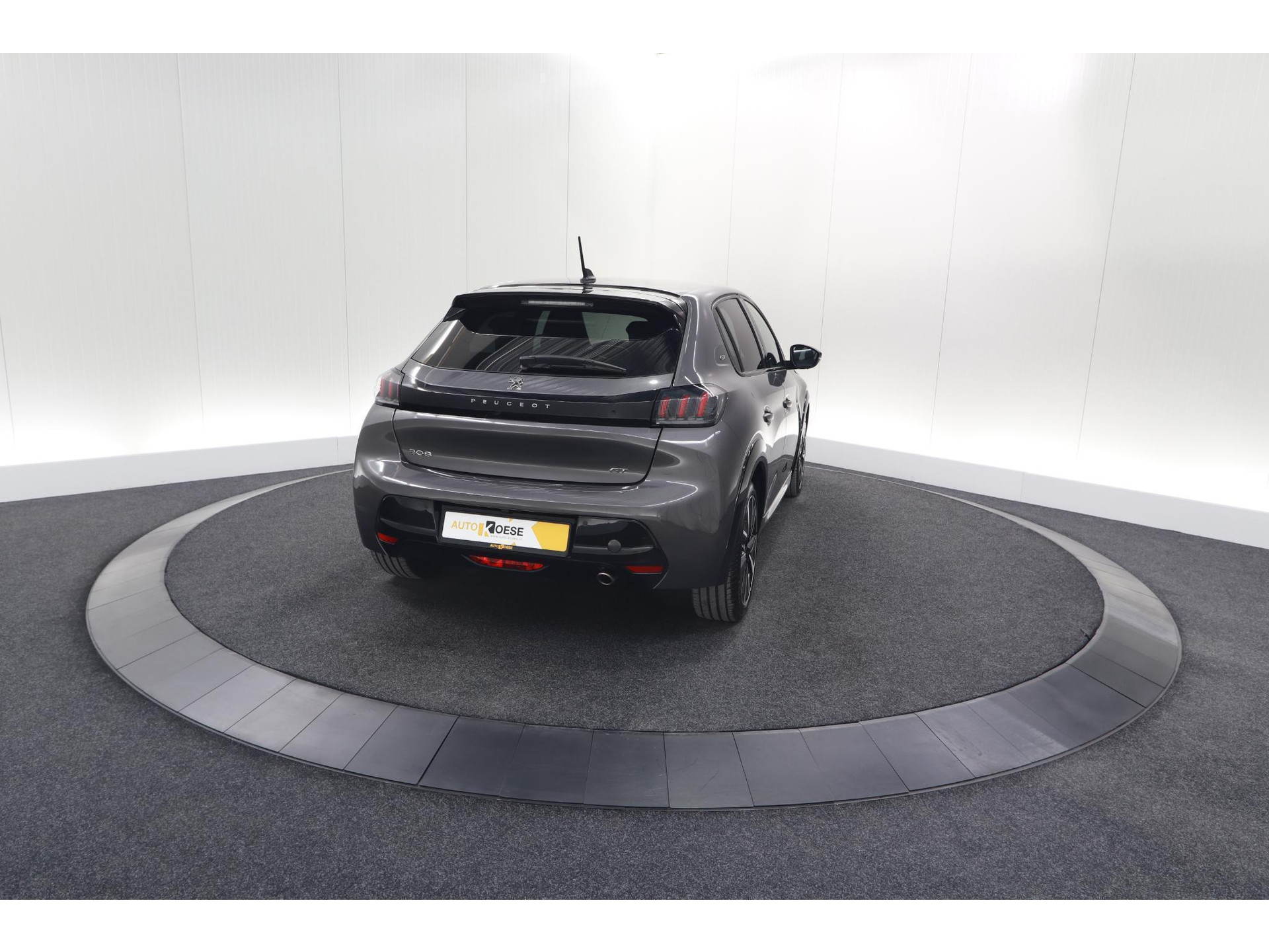 Peugeot 208 PureTech 100 GT | Camera | Adaptieve Cruise Control | Navigatie | Apple Carplay