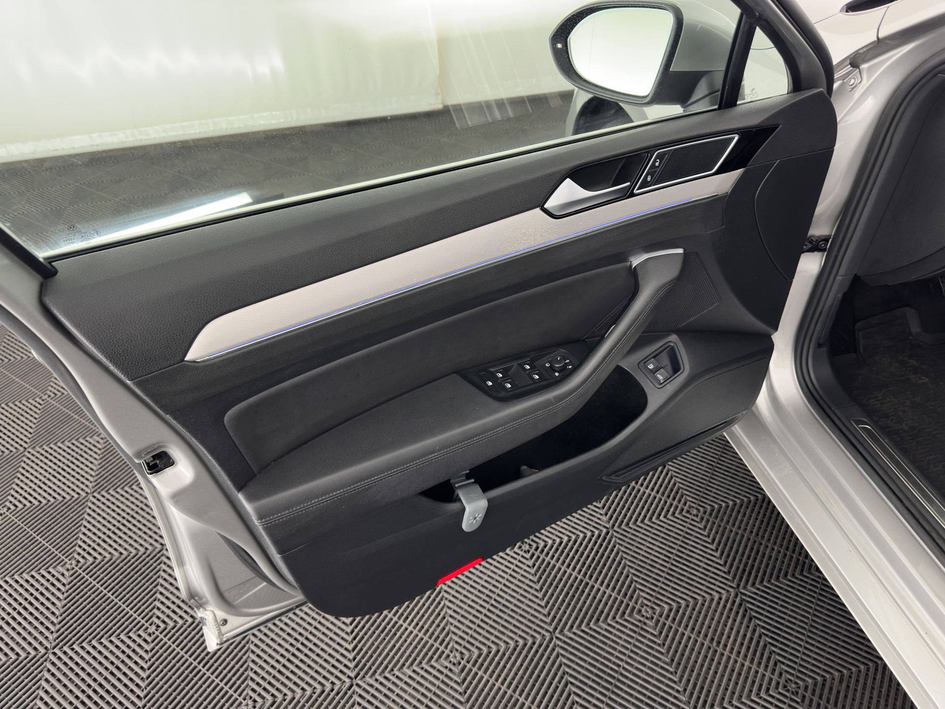 Volkswagen Passat Variant 1.4 TSI GTE Highline Plug-in Aut. *PANO | LEATHER-ALCANTARA | FULL-LED | CAMERA | NAVI-FULLMAP | ADAPTIVE-CRUISE | HEATED-ERGONOMIC-SPORTSEATS | KEYLESS | PDC | ECC | PRIVACY-GLASS | TOWBAR | AMBIENT-LIGHT | KEYLESS | ..