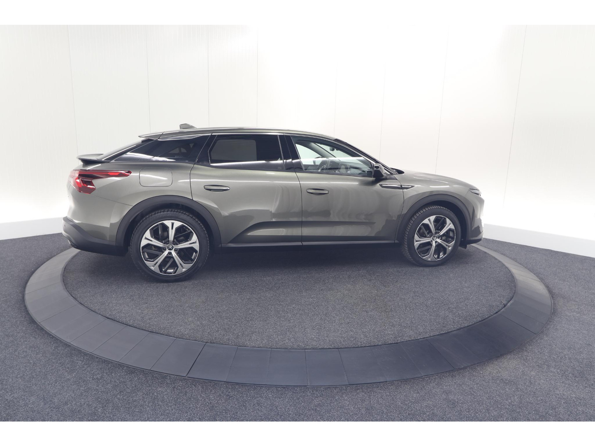 Citroen C5 X 1.6 Plug-in Hybrid 225 Business | Parkeersensoren | Navigatie | Apple Carplay