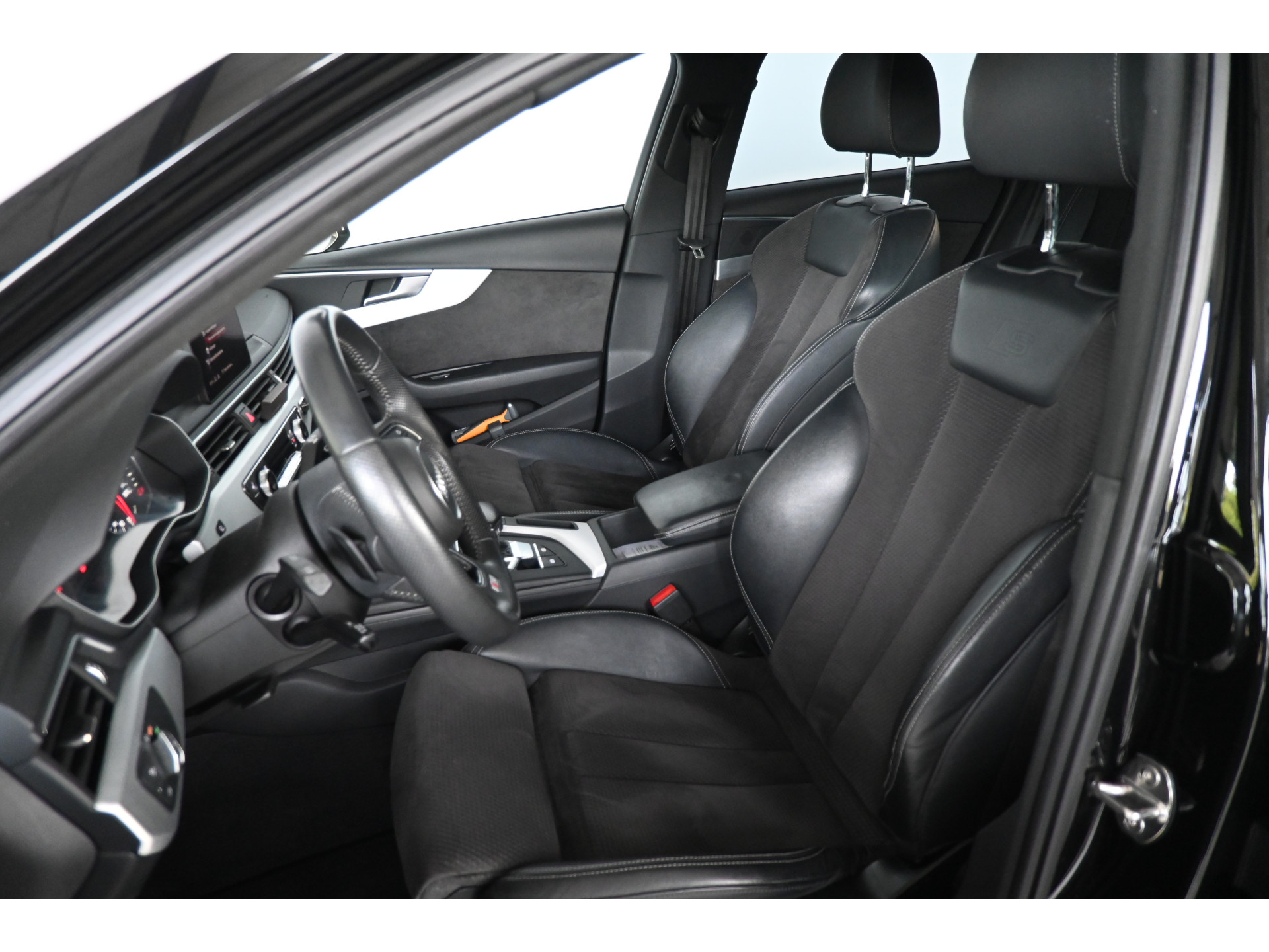 Audi A4 Avant 1.4 TFSI Sport S line edition Nap! Automaat Clima Navigatie Cruise LED Stoelverwarming Goed Onderhouden! Inruil Mogelijk!