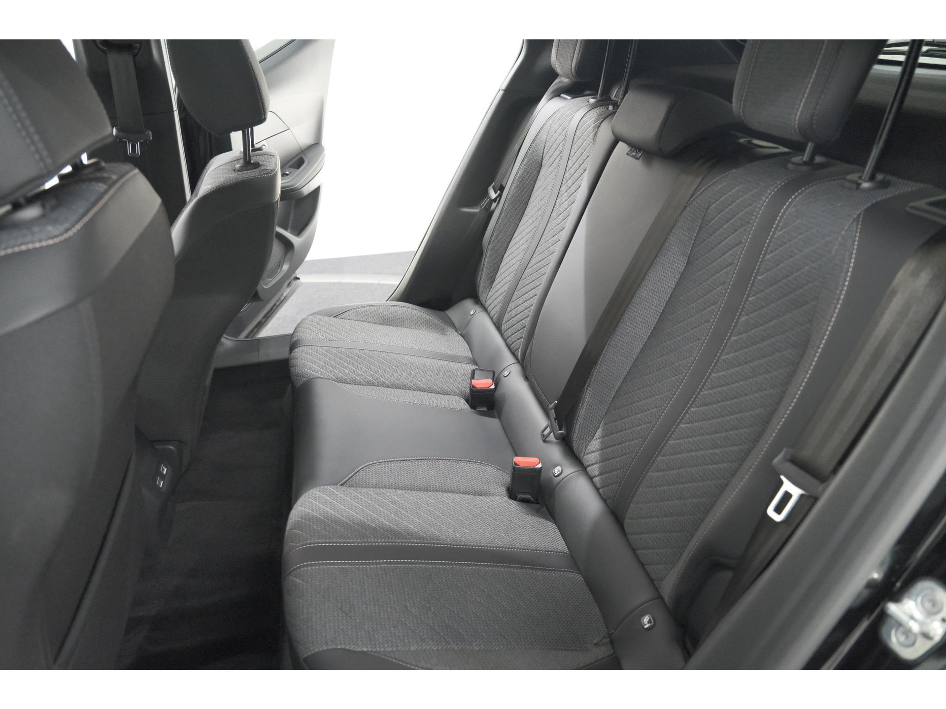 Peugeot 2008 1.2 Hybrid 145 Allure | 360 Camera | Adaptieve Cruise Control | Dodehoekdetectie | Apple Carplay