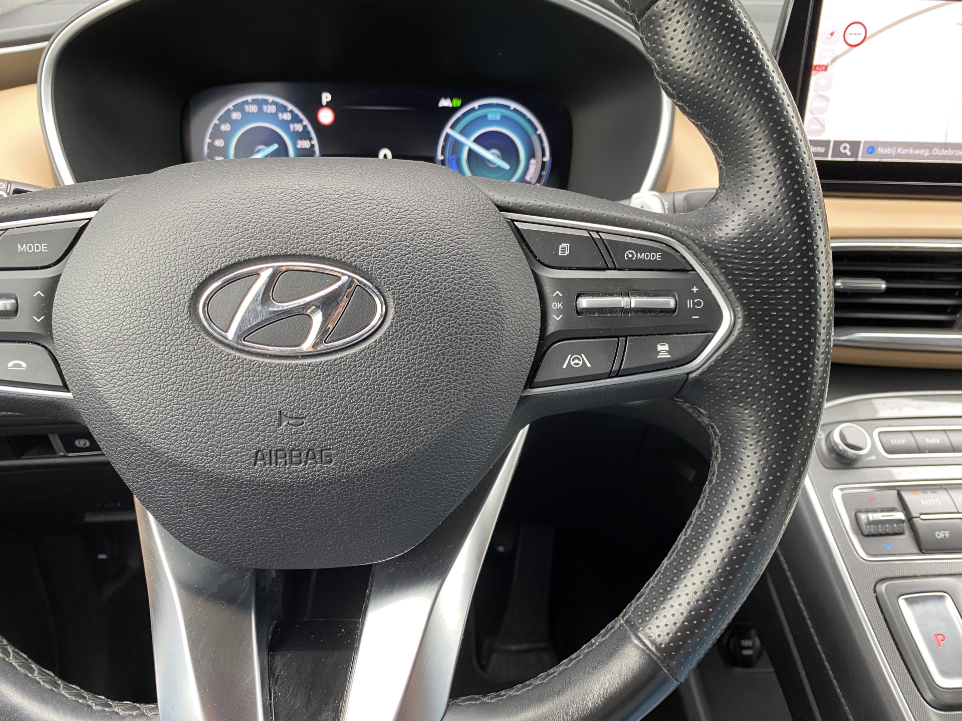 Hyundai Santa Fe 1.6 T-GDI HEV 230 pk Premium AUT. | dealer onderh. | leder inter. | 360 camera | trekhaak | memory | stoel-/stuurvw.