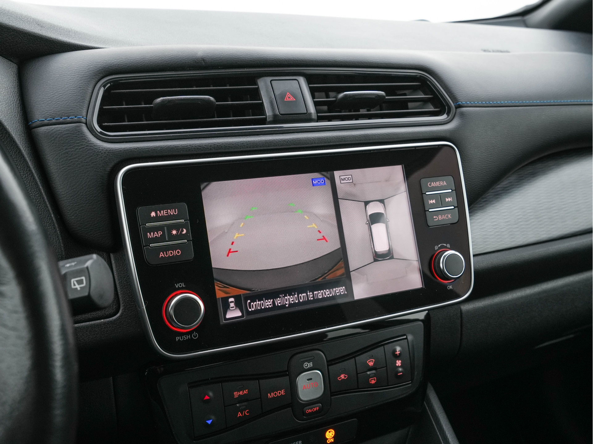 Nissan LEAF 3.Zero Limited Edition 62 kWh {SOH-93%} (INCL-BTW) Aut. *HEATPUMP | LEATHER | FULL-LED | DIGI-COCKPIT | TOPVIEW | BOSE-AUDIO | KEYLESS | DAB+ | BLINDSPOT | ECC | ADAPTIVE-CRUISE | PDC | HEATED-COMFORTSEATS | PRIVACYGLASS | 17"ALU*