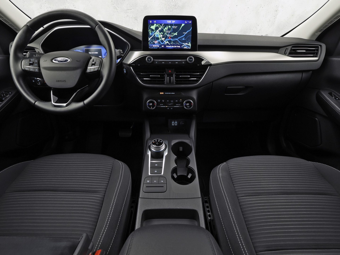 Ford Kuga 2.5 PHEV Titanium 225Pk Automaat (VIRTUAL COCKPIT, APPLE CARPLAY, GROOT NAVI, CAMERA, TREKHAAK, SPORTSTOELEN, KEYLESS, CRUISE, LANE ASSIST, NIEUWSTAAT)