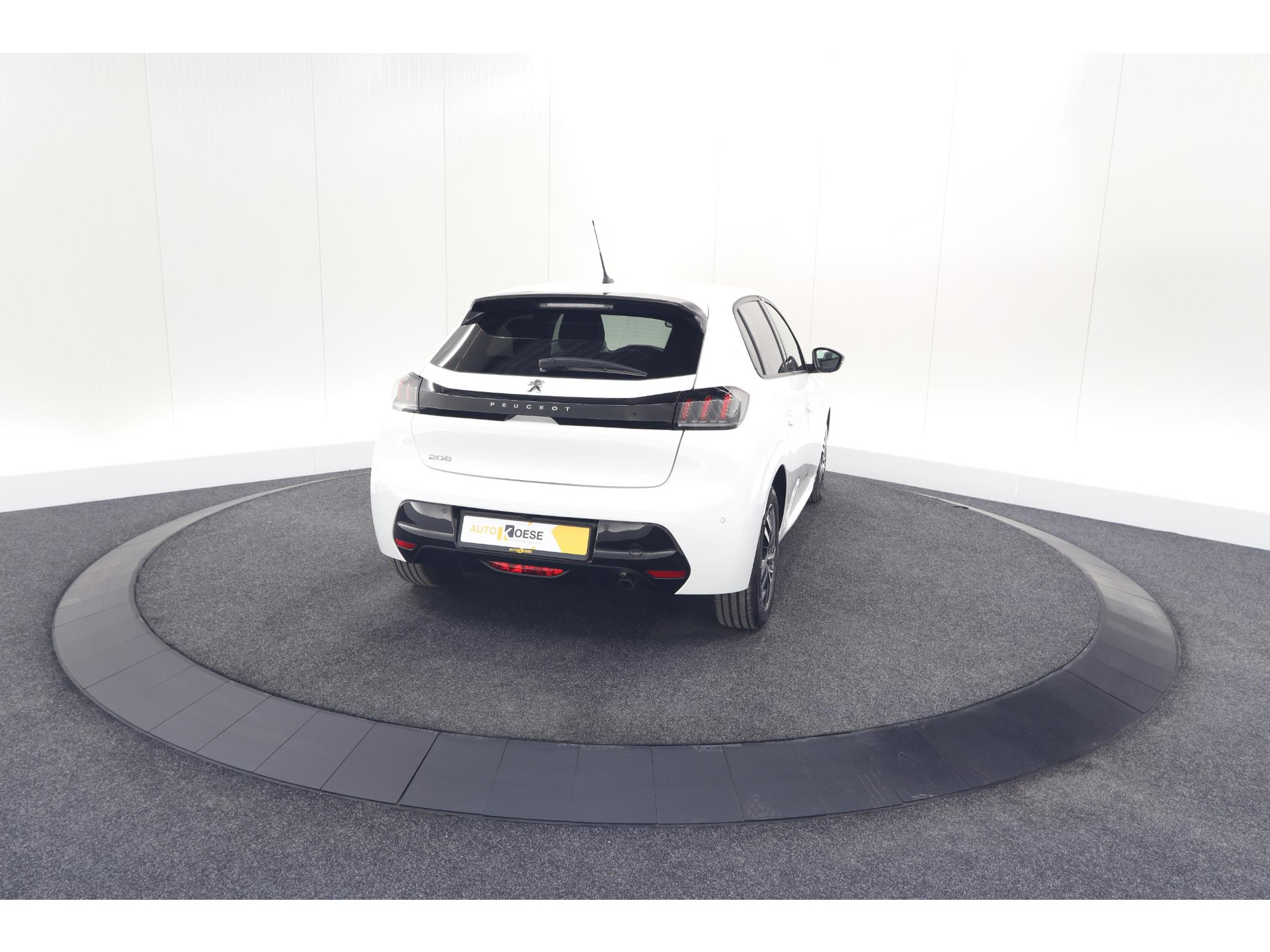 Peugeot 208 PureTech 100 Allure Pack | Camera | Apple Carplay | Stoelverwarming | Parkeersensoren