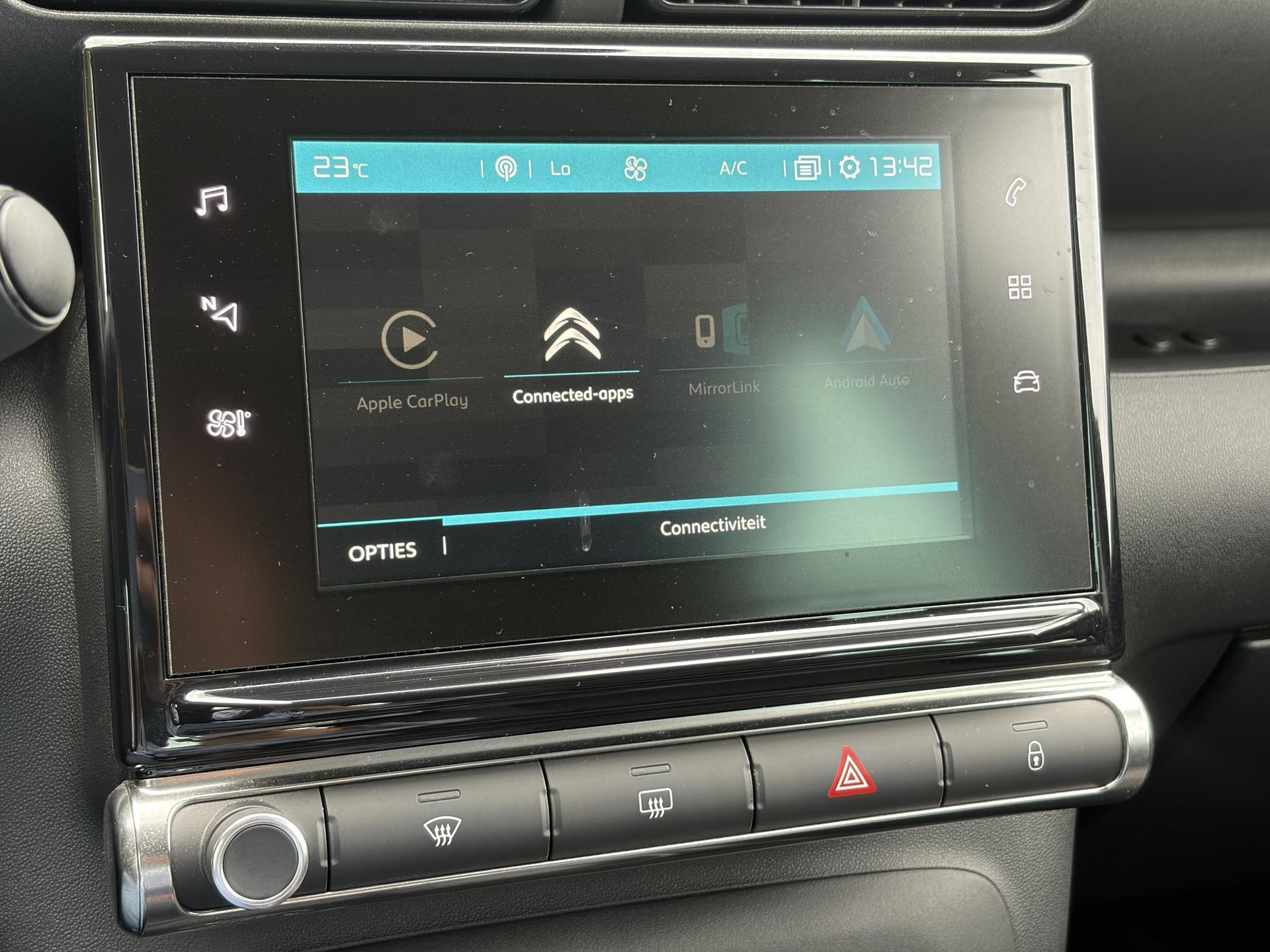 Citroen C3 Aircross 1.2 PureTech S&S Shine 1e Eigenaar l D-riem vv in 07-07-2025 l 360° Camera l Navi l Carplay l Net beurt gehad l Keyless l 17''Lmv l Rijstrooksensor l 110pk l Pdc V+A l 6 Bak l N.A.P l Apk tot 07-2027