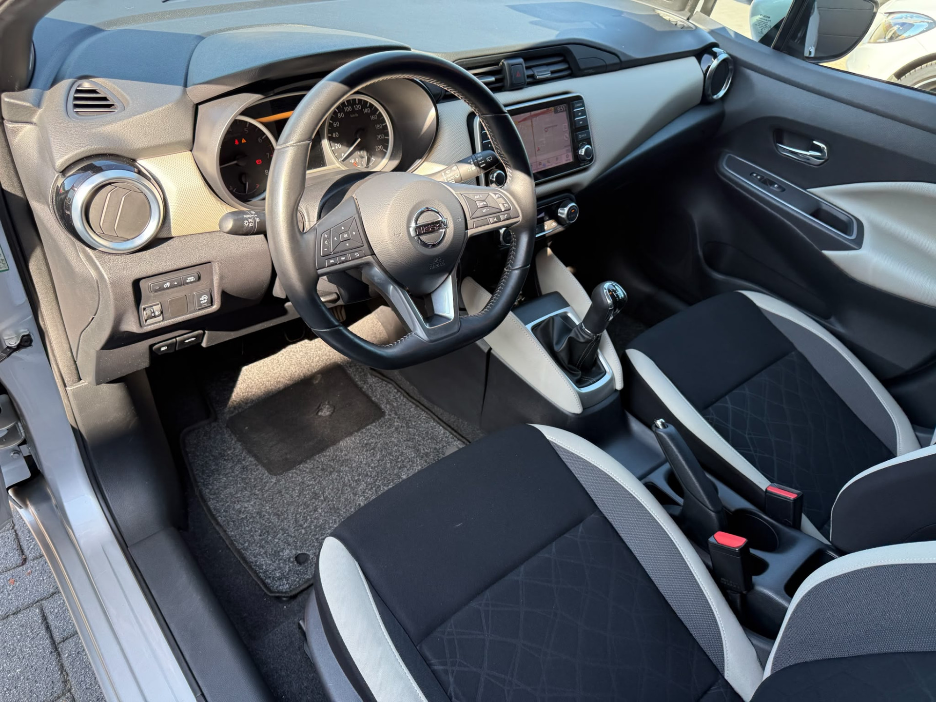 Nissan Micra 0.9 IG-T Tekna | 2E EIGENAAR | 3/6/12MND GARANTIE| CRUISE | NAVI | DAB | CAMERA | AIRCO |