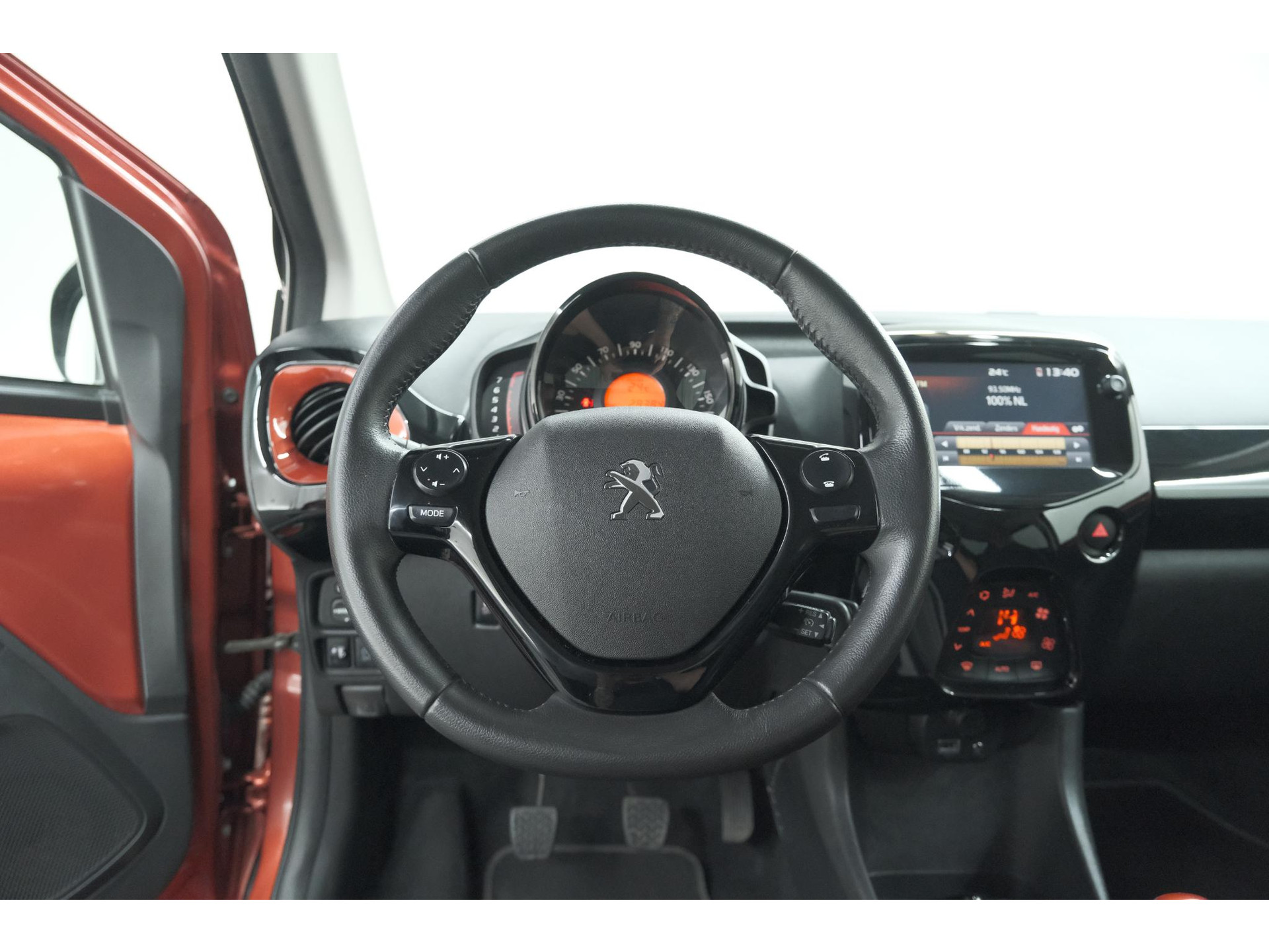 Peugeot 108 1.0 e-VTi Allure TOP! | Elektrisch Vouwdak | Trekhaak | Camera | Apple Carplay