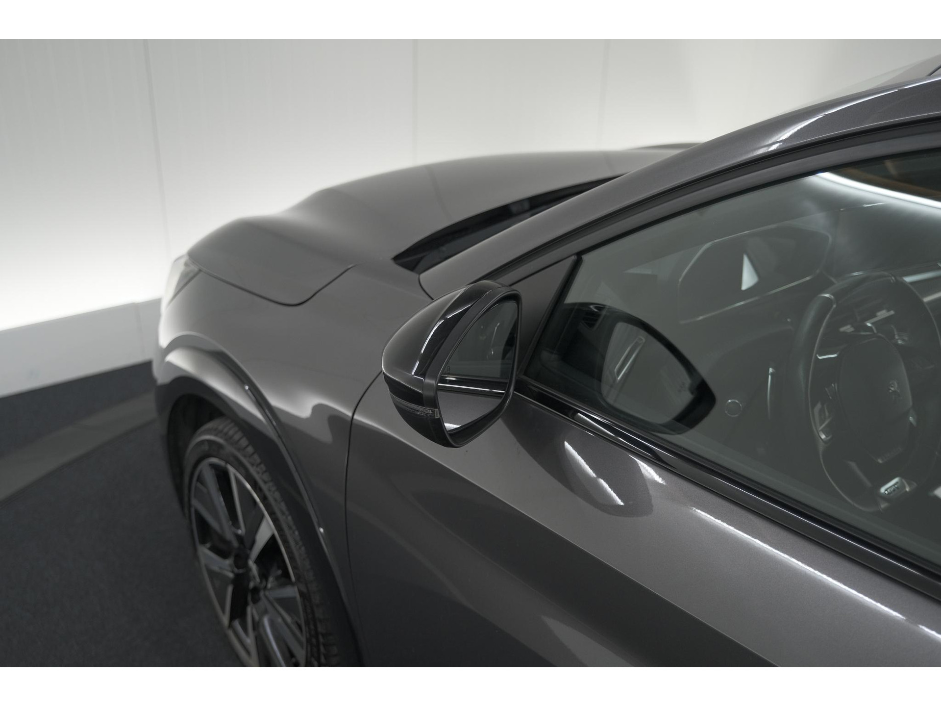 Peugeot 208 PureTech 100 EAT8 GT | Camera | Dodehoekdetectie | Navigatie | Apple Carplay