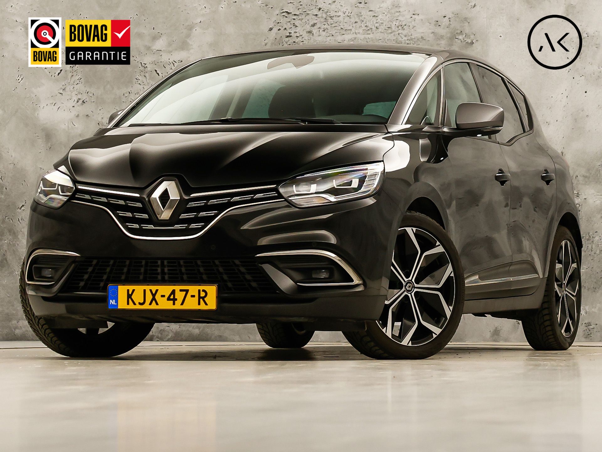 Renault Scénic 1.3 TCe Intens Sport (APPLE CARPLAY, NAVIGATIE, CAMERA, CLIMATE, LEDER, SPORTSTOELEN, GETINT GLAS, CRUISE, NIEUWSTAAT)
