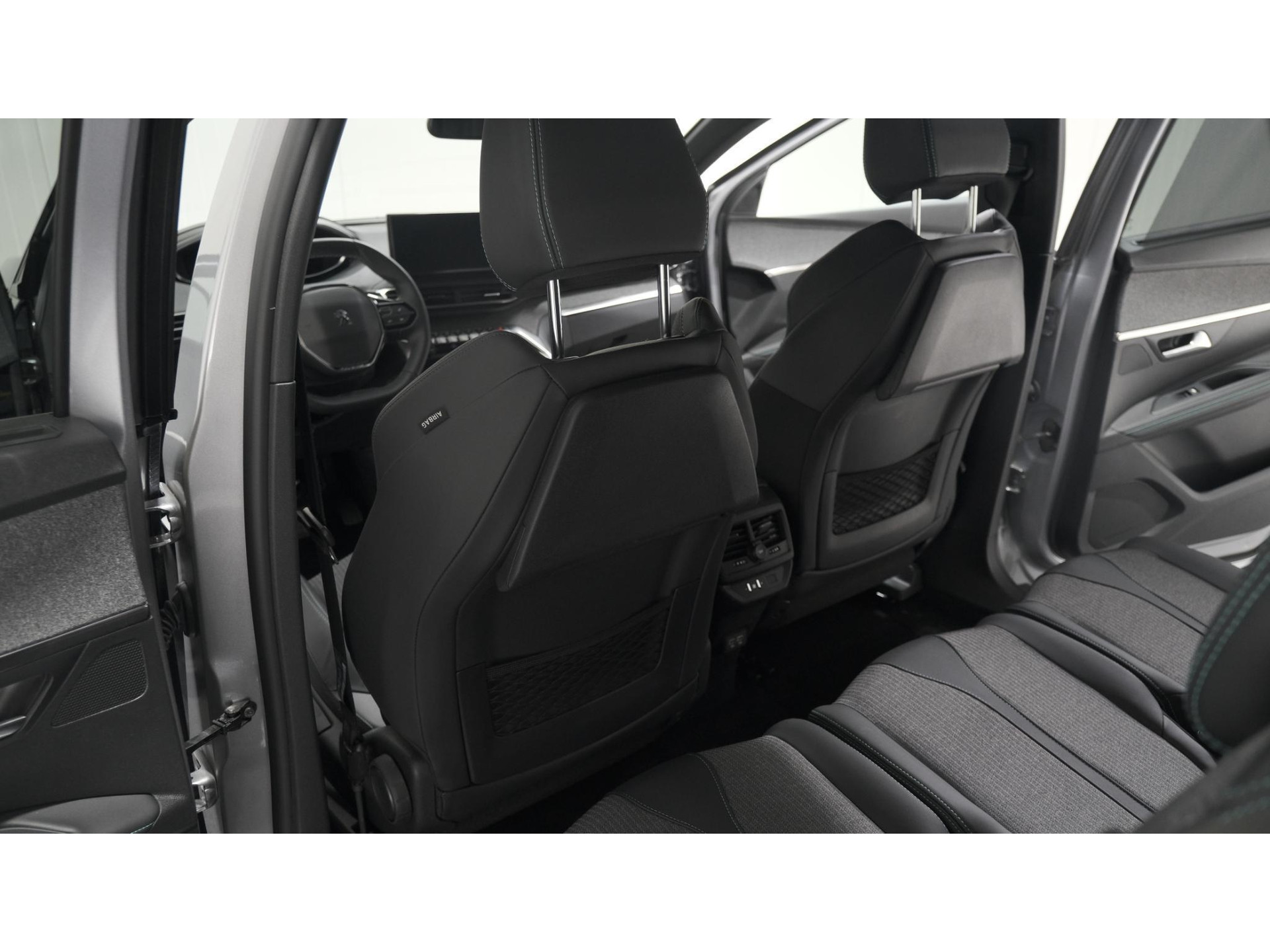 Peugeot 5008 PureTech 130 EAT8 Allure Pack Business | 7 Zitplaatsen | Camera | Dodehoekdetectie | Navigatie | Elektronische Achterklep