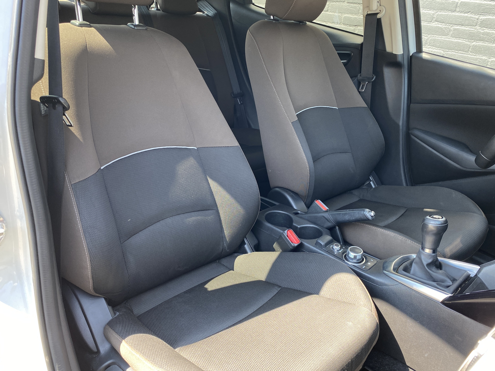 Mazda 2 1.5 Skyactiv-G Comfort | 1e eigenaar | dealer onderh. | navigatie | stoelverw. | cruise control | apple carplay