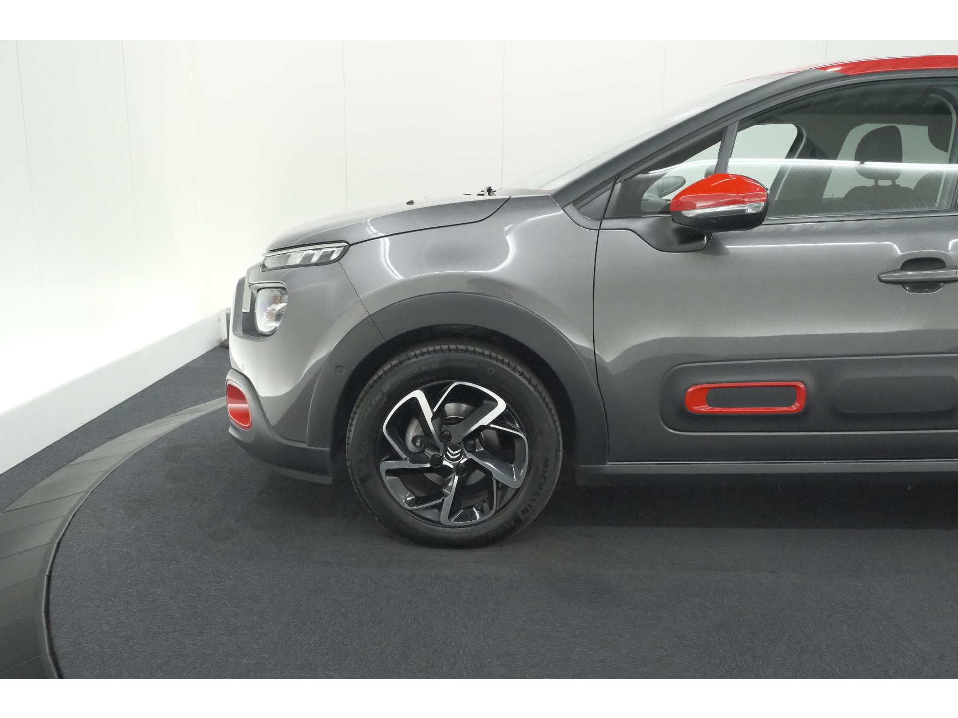 Citroen C3 PureTech 110 EAT6 Business | Trekhaak | Camera | Dodehoekdetectie | Navigatie | Climate Control