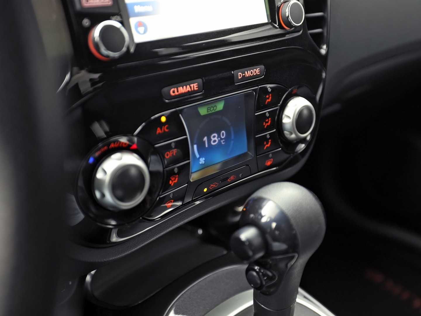 Nissan Juke 1.6 Sport Automaat (NAVIGATIE, CLIMATE, 360 CAMERA, SPORTSTOELEN, ALCANTARA, ZWART HEMEL, GETINT GLAS, NIEUWE APK, NIEUWSTAAT)
