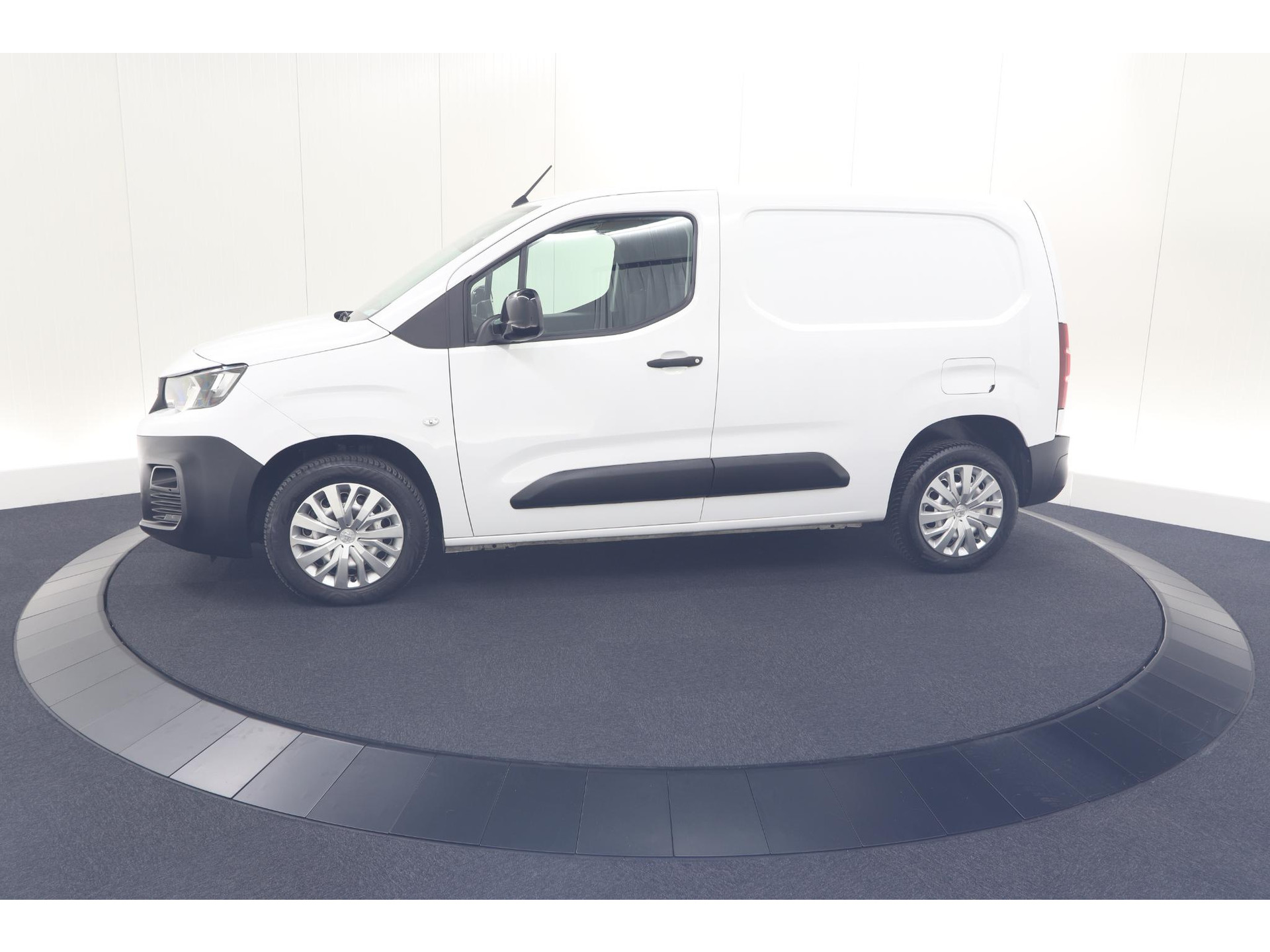 Peugeot Partner 1.5 BlueHDi 100 S&S L1 | Trekhaak | Camera | Apple Carplay | Laadruimte-Pakket