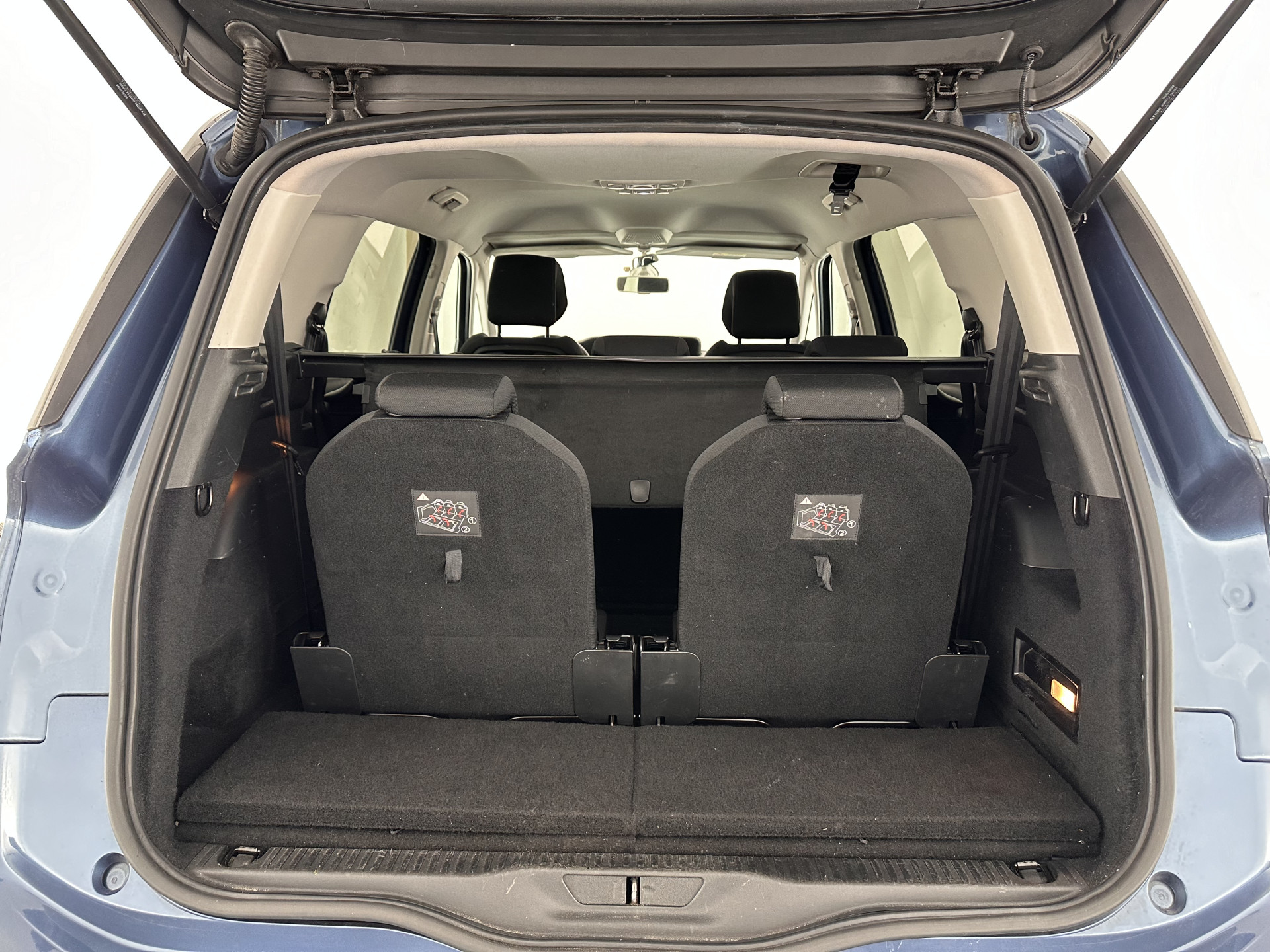 Citroën Grand C4 Picasso 1.6 BlueHDi Shine [ 7-Pers ] *NAVI-FULLMAP | DIGI-COCKPIT | CAMERA | COMFORT-SEATS | KEYLESS | ECC | TOWBAR | PDC | CRUISE | PRIVACY-GLASS | 17''ALU*