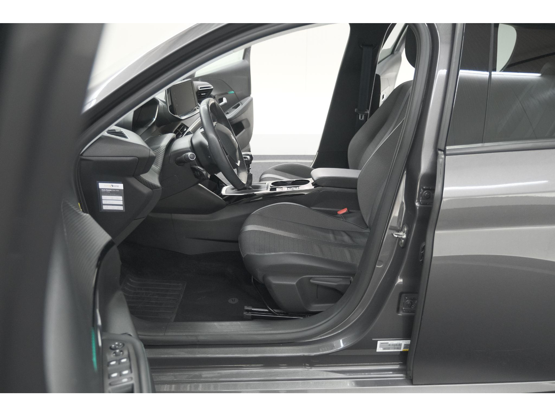 Peugeot 208 PureTech 100 Allure Pack | Parkeersensoren | Apple Carplay | Stoelverwarming