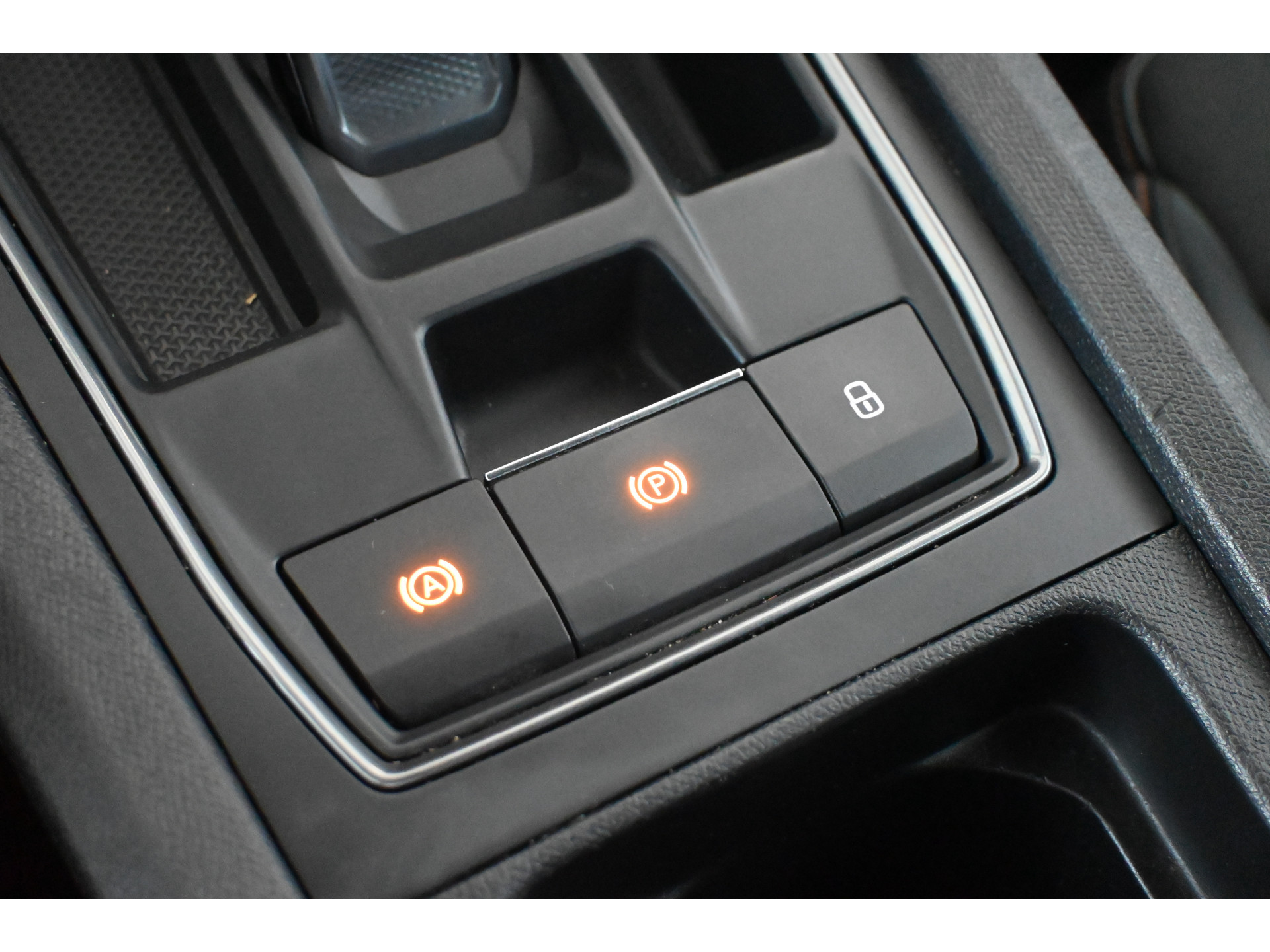 CUPRA Formentor 1.5 TSI Automaat Clima Adaptieve cruise Navigatie Apple carplay Trekhaak PDC Inruil mogelijk