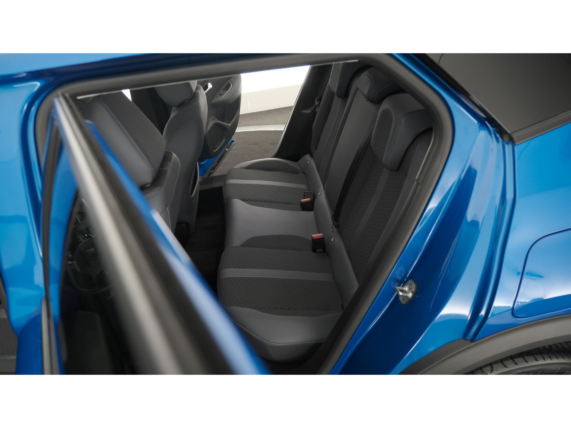 Peugeot 2008 PureTech 130 Allure | Trekhaak | Camera | Apple Carplay | Stoelverwarming | Parkeersensoren