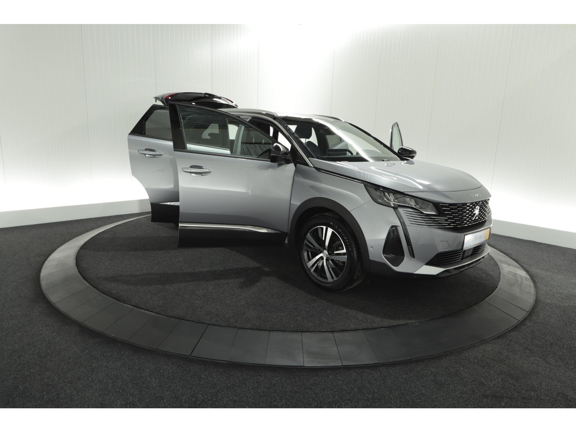 Peugeot 5008 PureTech 130 EAT8 Allure Pack Business | 7 Zitplaatsen | Camera | Dodehoekdetectie | Navigatie | Elektronische Achterklep