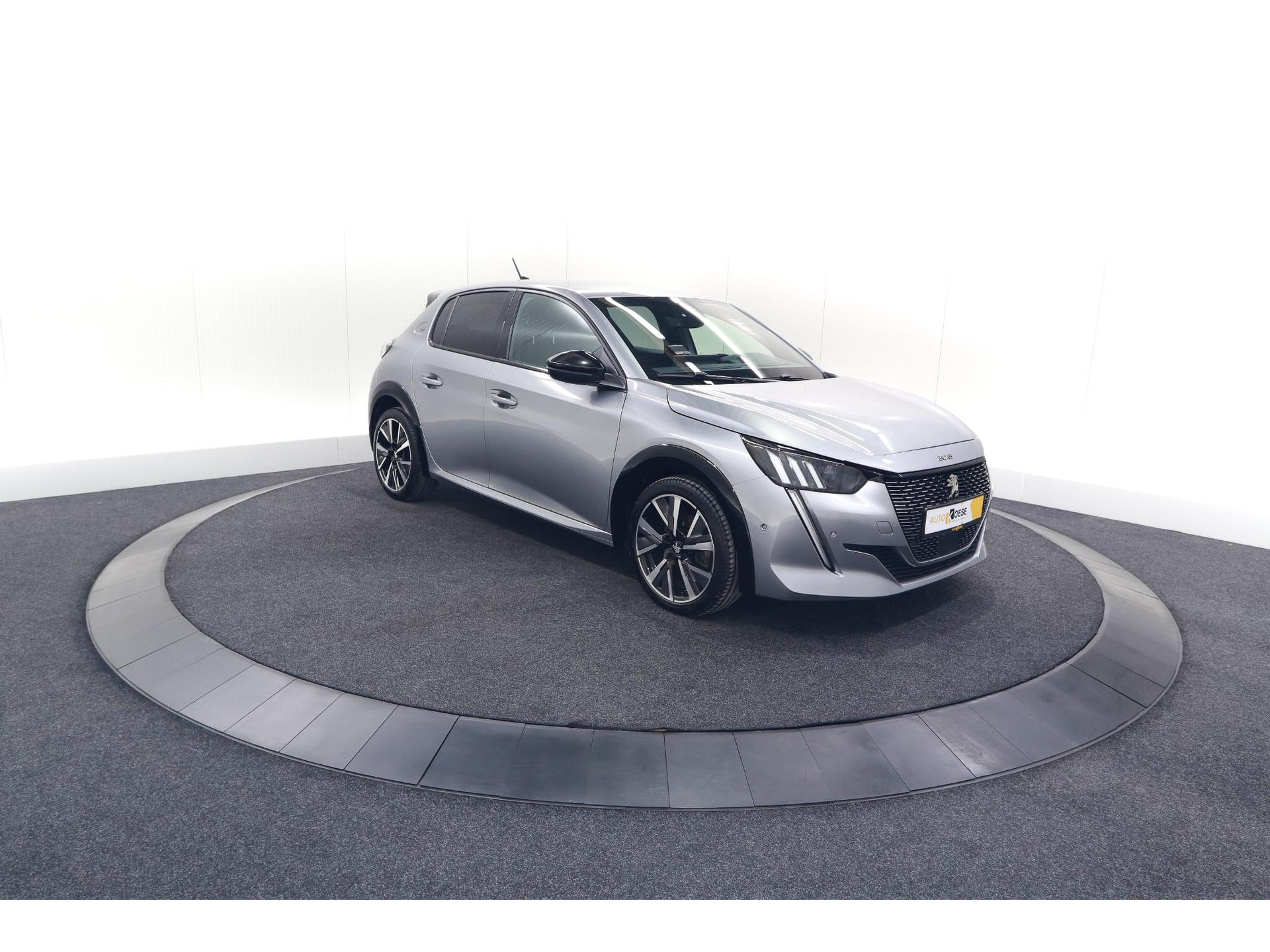 Peugeot 208 PureTech 131 EAT8 GT | Camera | Dodehoekdetectie | Navigatie | Carplay