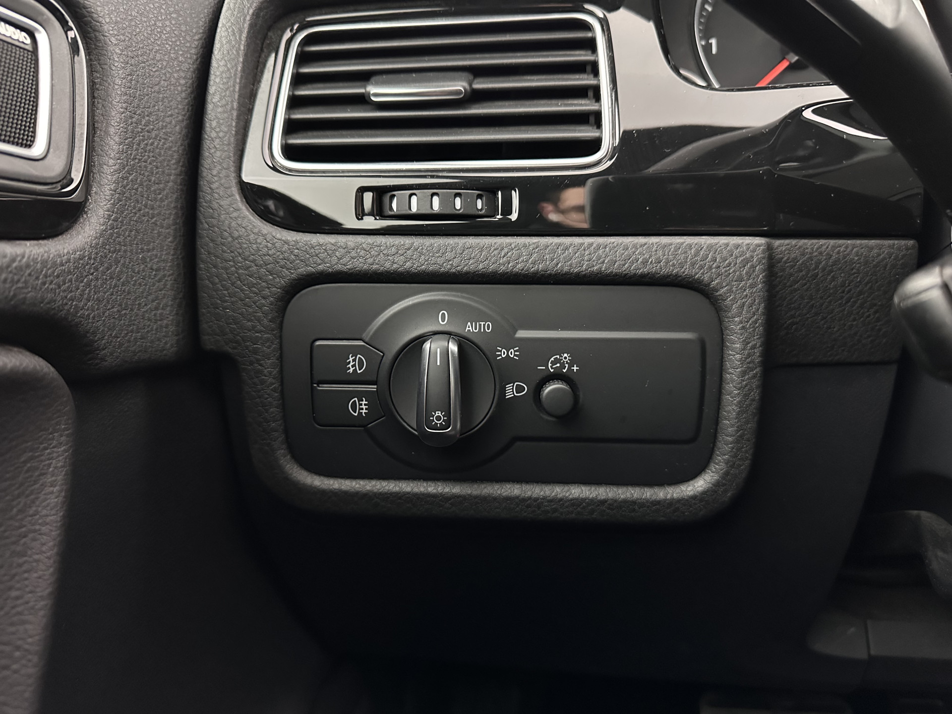 Volkswagen Touareg 3.0 TDI Highline Aut. *PANO | LEATHER | XENON | MEMORY-PACK | DYNAUDIO | NAVI-FULLMAP | AIRSUSPENSION | CAMERA | SHIFTPADDLES | ECC | PDC | CRUISE | TOWBAR | DAB | 18''ALU*