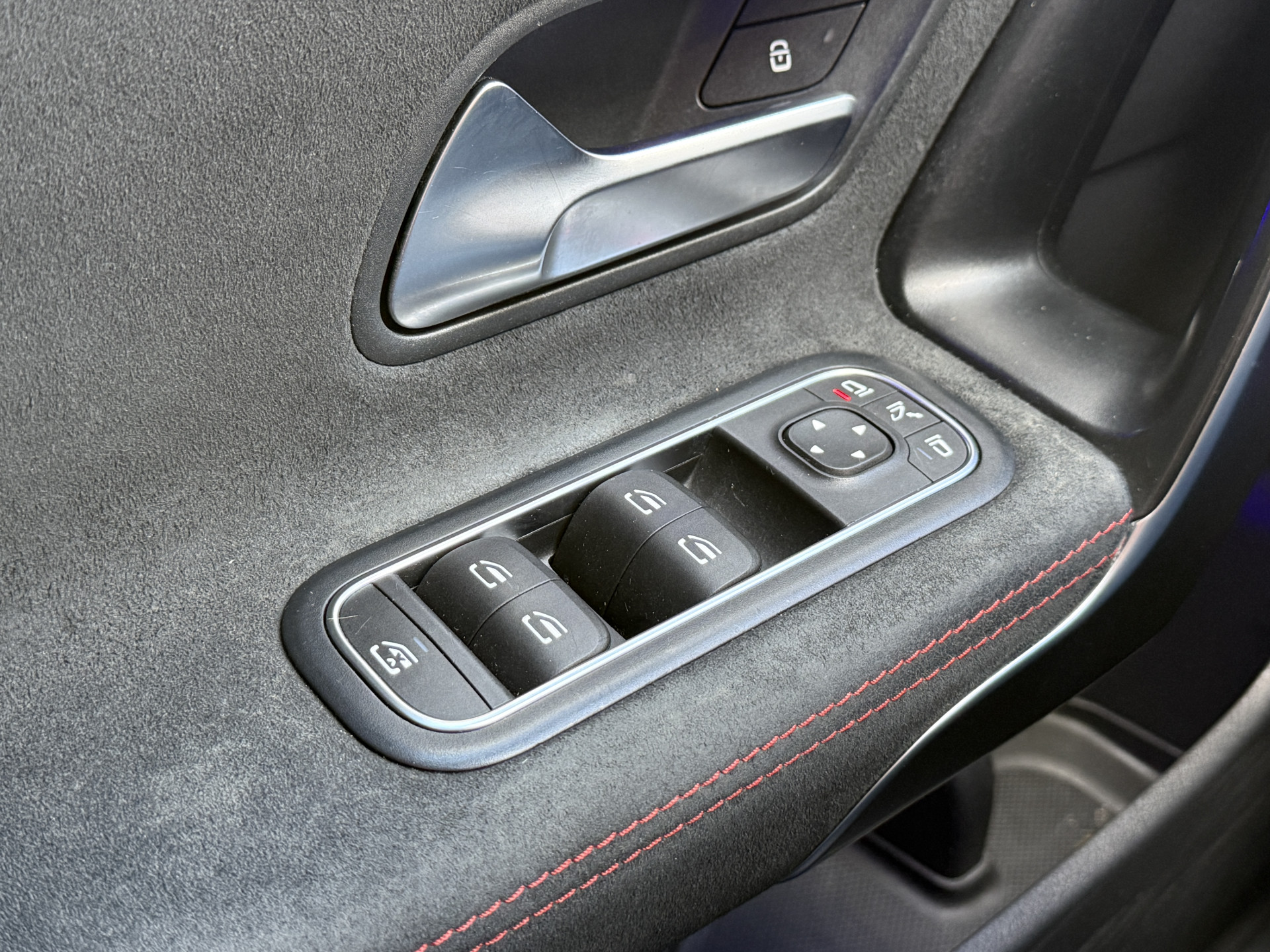 Mercedes-Benz CLA-klasse Shooting Brake 200 Business Solution AMG | Panoramadak | Sfeerverlichting | Multibeam