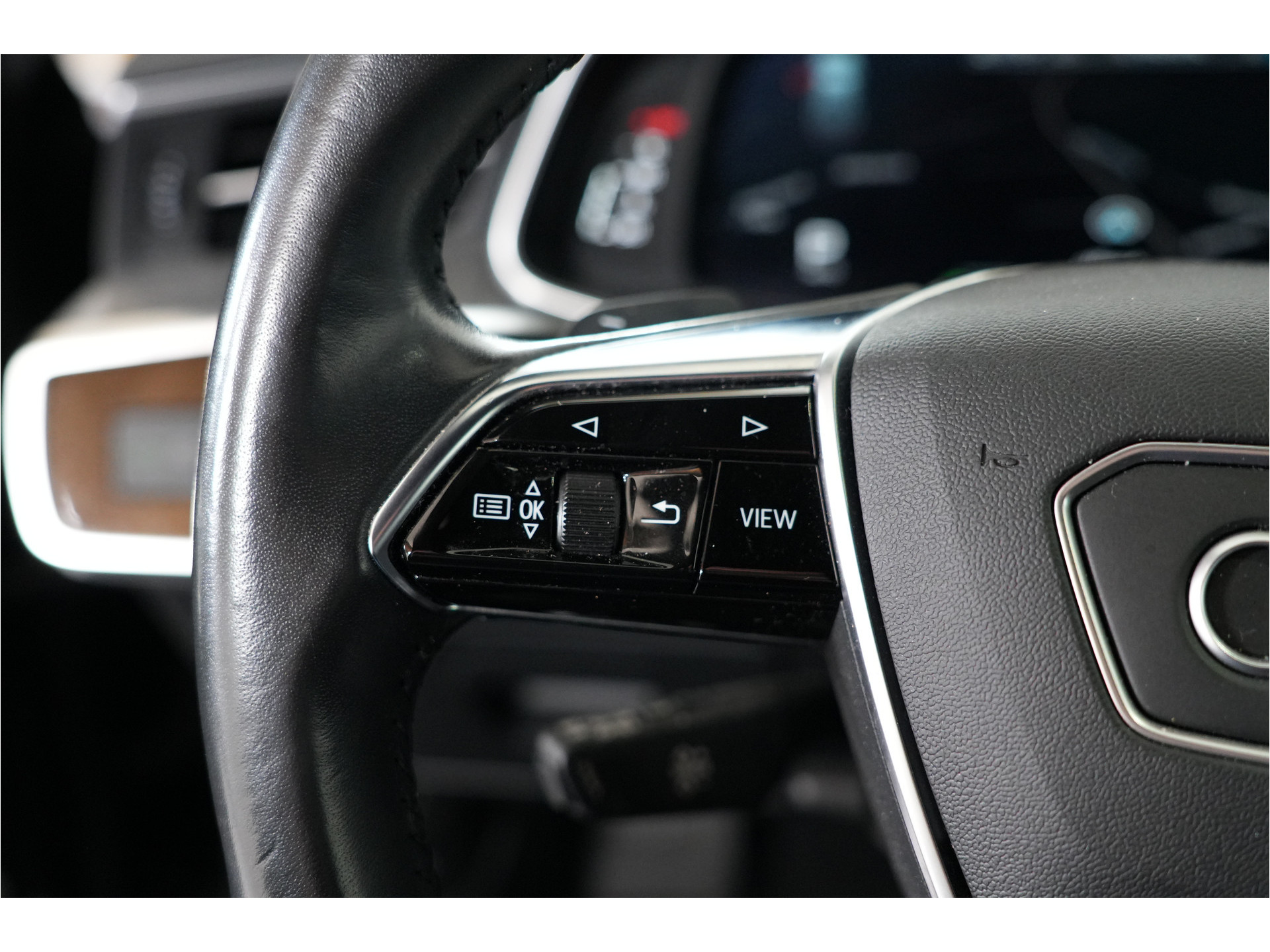 Audi A6 Avant 45 TFSI quattro Business edition | Virtual |