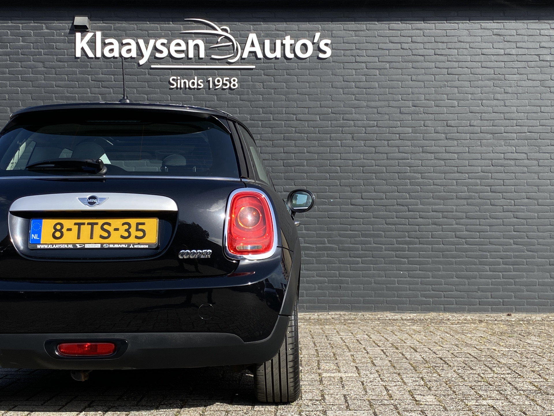 MINI Mini 1.5 Cooper Pepper 136 pk | navigatie | panoramadak | bluetooth | cruise control | chromen details | trekhaak