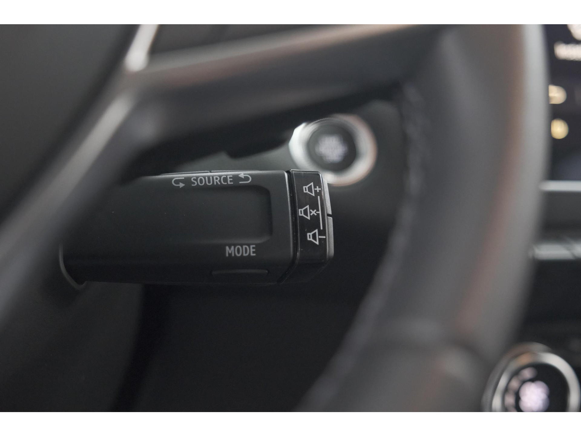 Renault Captur Mild Hybrid 140 EDC Techno | Trekhaak | 360 Camera | 9.3 Inch Grootscherm | Apple Carplay | Parkeersensoren