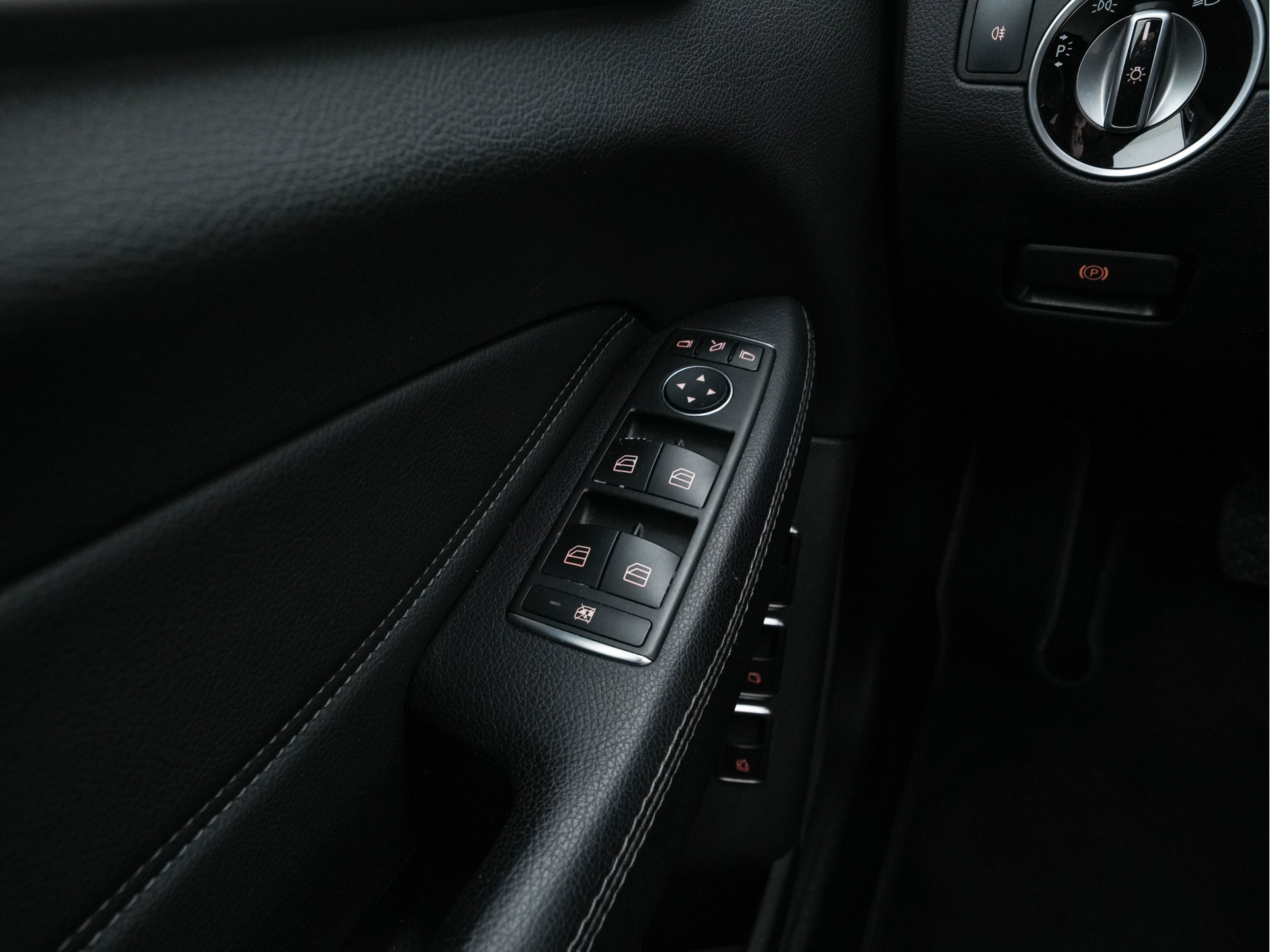 Mercedes-Benz GLS 350 d 4MATIC AMG-Line [ 7-Pers ] *PANO | LEATHER | FULL-LED | DISTRONIC | NAVI-FULLMAP | HEAT/COLD-COMFORTSEATS | BLINDSPOT | MEMORY-PACK | HARMAN/KARDON | TOPVIEW | KEYLESS | SHIFTPADDLES | PRIVACY-GLASS | TOWBAR | 21''ALU*