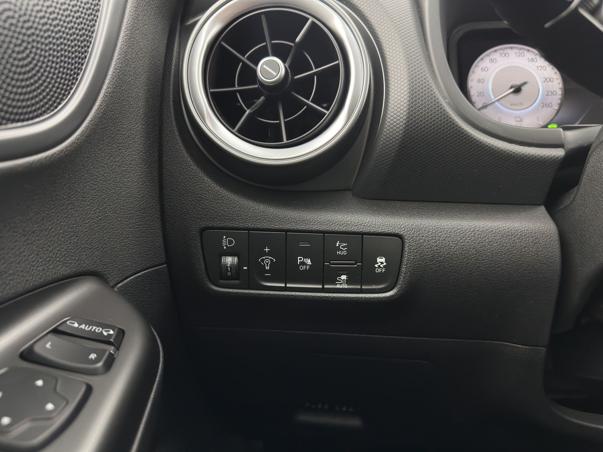 Hyundai Kona EV Fashion 39 kWh [ 3-Fase ] {SOH-100%} (INCL-BTW) Aut.*HEATPUMP | HEAD-UP | NAVI-FULLMAP | DIGI-COCKPIT | FULL-LED | KRELL-AUDIO | LANE-ASSIST | KEYLESS | CAMERA | SHIFT-PADDLES | DAB | ADAPTIVE-CRUISE | COMFORT-SEATS | 17"ALU*