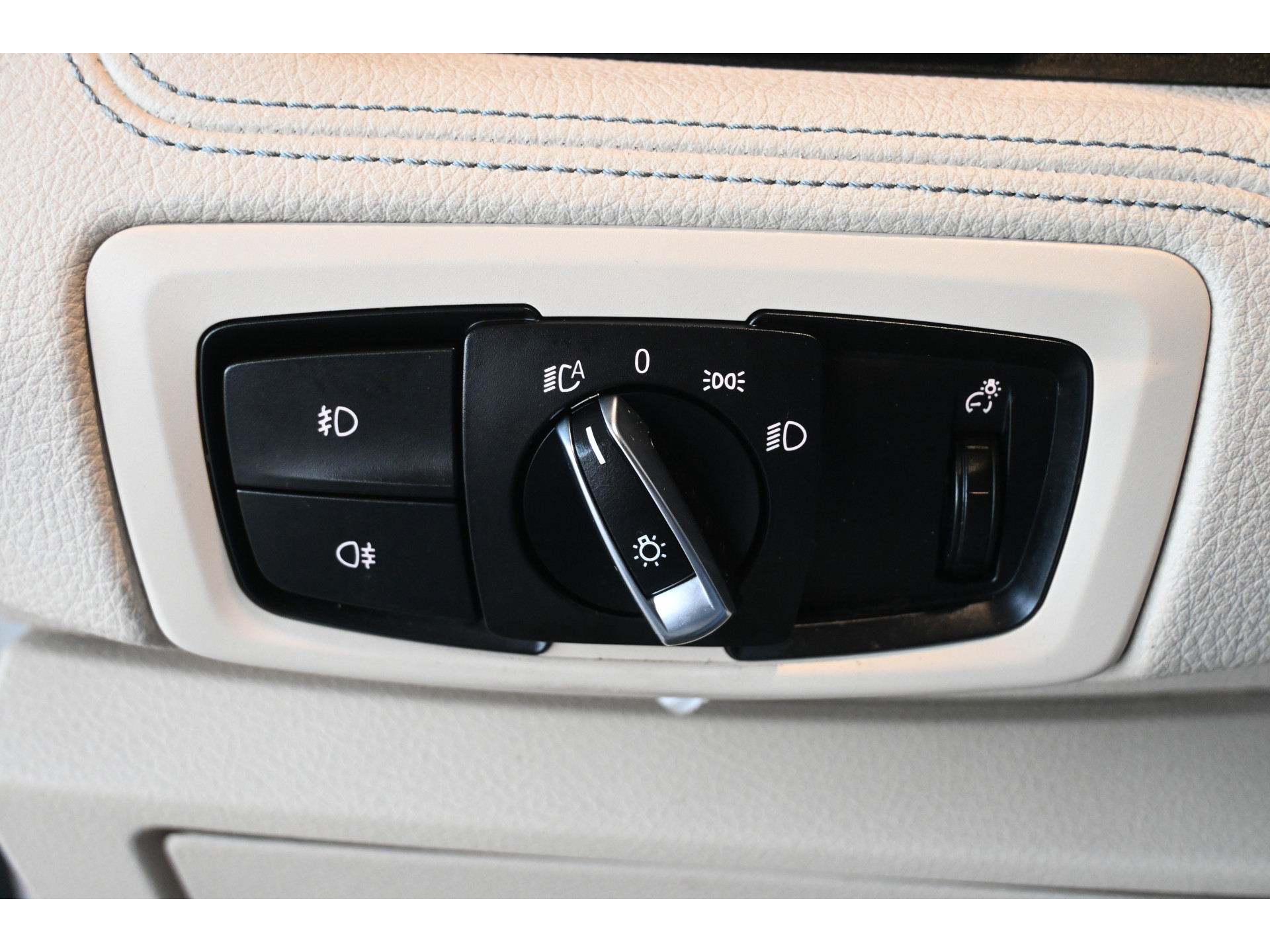 BMW 2-serie Active Tourer 218i High Executive Nap Clima Cruise Panoramadak Trekhaak PDC Navigatie LED Stoelverwarming Inruil Mogelijk!