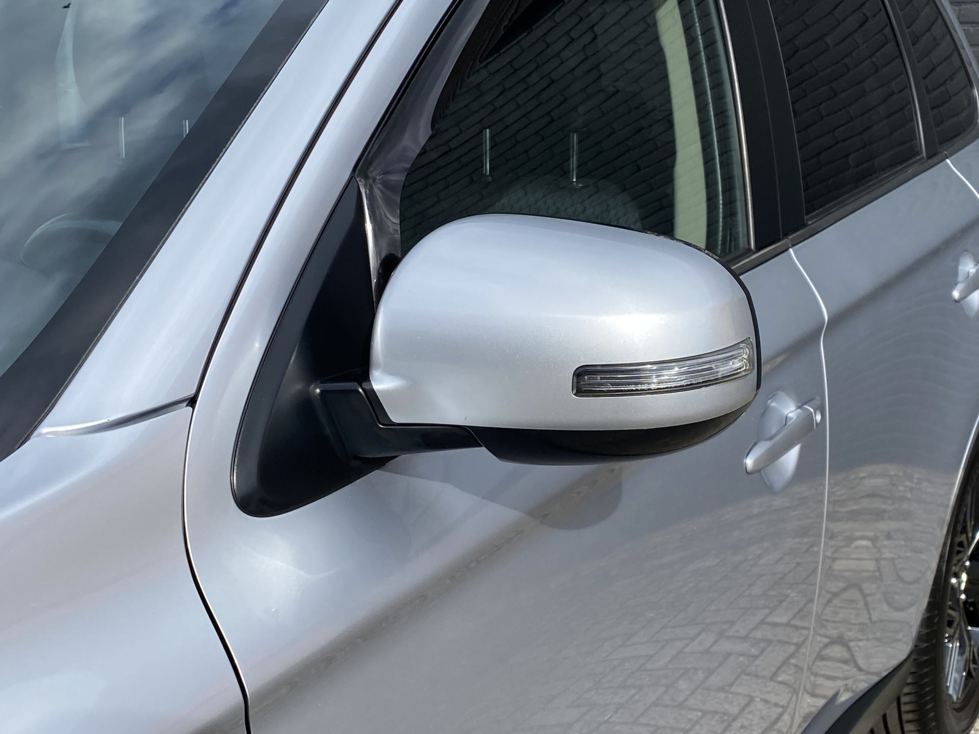 Mitsubishi Outlander 2.0 Intense 150 pk AUT. | dealer onderh. | lichtmetaal 18 inch | trekhaak | cruise control | apple carplay - android