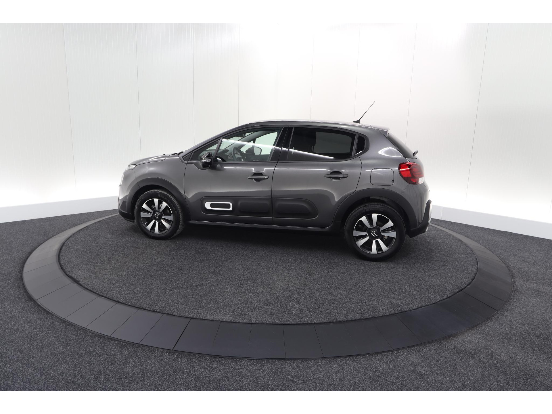 Citroen C3 PureTech 110 EAT6 Max | Apple Carplay | Parkeersensoren | Climate Control | 16 Inch Lichtmetalen Velgen