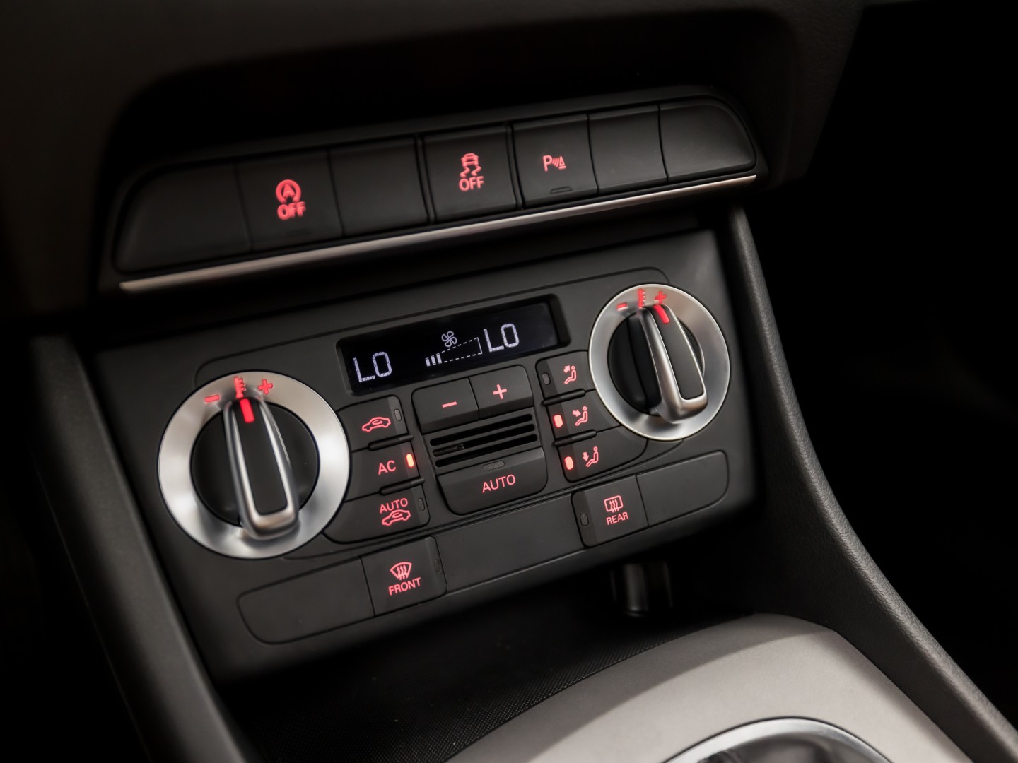 Audi Q3 2.0 TFSI Quattro Sport 211Pk Automaat (NAVIGATIE, CLIMATE, ZWART HEMEL, BRUIN LEDER, SPORTSTOELEN, CRUISE, PARKEERSENSOREN, XENON, NIEUWSTAAT)
