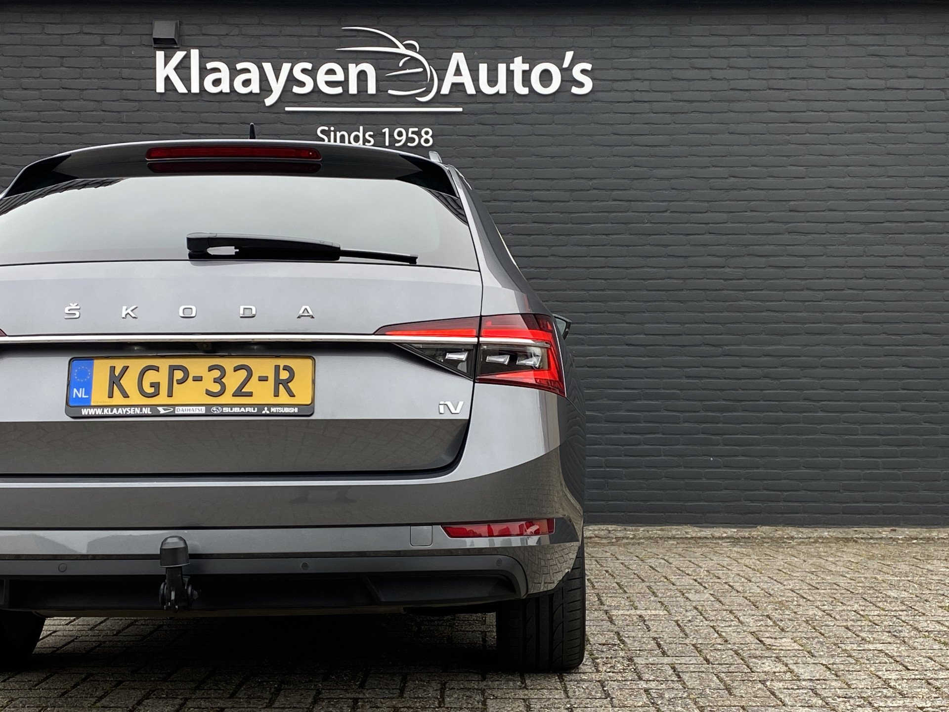 ŠKODA Superb Combi 1.4 TSI iV 218 pk Business Edition Plus AUT. | 1e eigenaar | navigatie | panoramadak | trekhaak | leder interieur