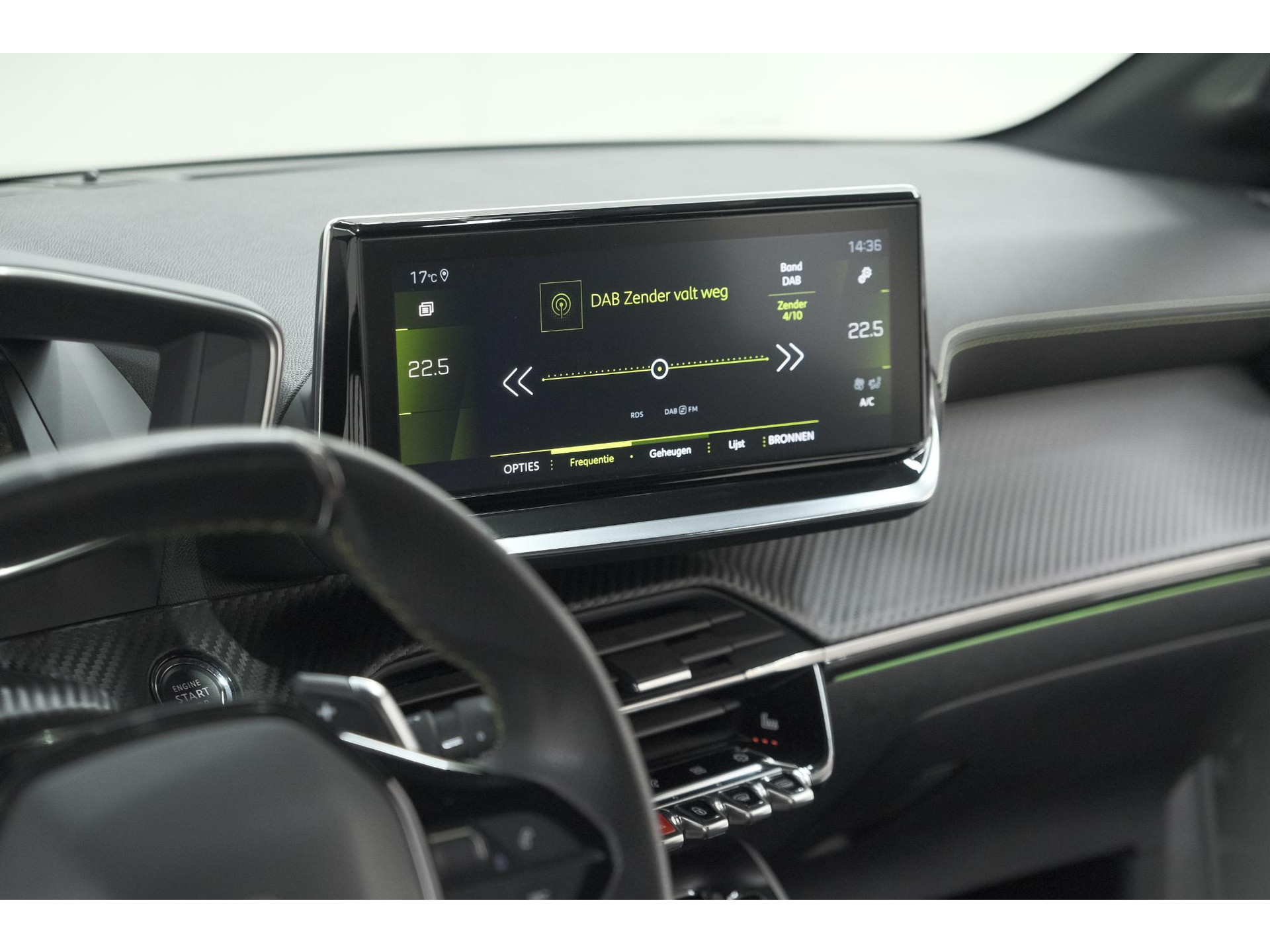 Peugeot 208 PureTech 130 EAT8 GT-Line | Camera | Adaptieve Cruise Control | Stoelverwarming | Navigatie