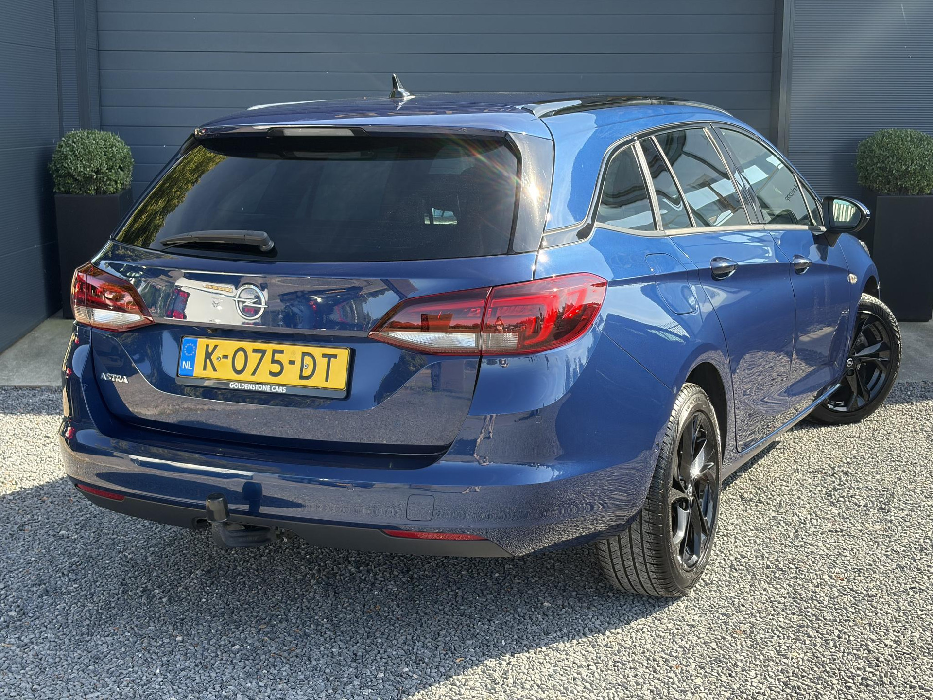 Opel Astra Sports Tourer 1.2 Ultimate ✓146pk✓2e Eigenaar✓Trekhaak✓Camera✓Carplay✓Navi✓Alcantara-Leder✓17''Lmv✓Stoelverw-Stuurverw✓Net beurt gehad✓Dodehoek✓Rijstrooksensor✓Pdc V+A✓6 Bak✓N.A.P✓Bj 11-2020✓Apk tot 08-2028