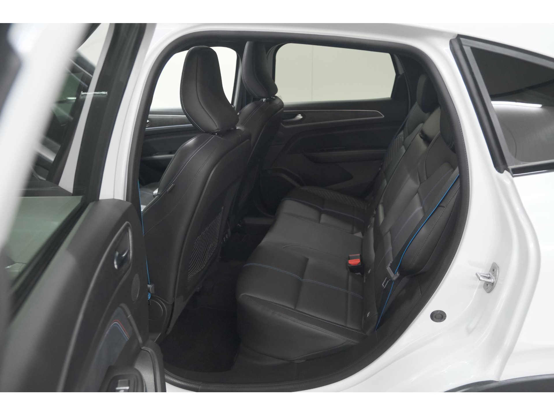 Renault Arkana 1.6 E-Tech full hybrid 145 esprit Alpine | 360 Camera | Panoramadak | Stoelverwarming | Dodehoekdetectie