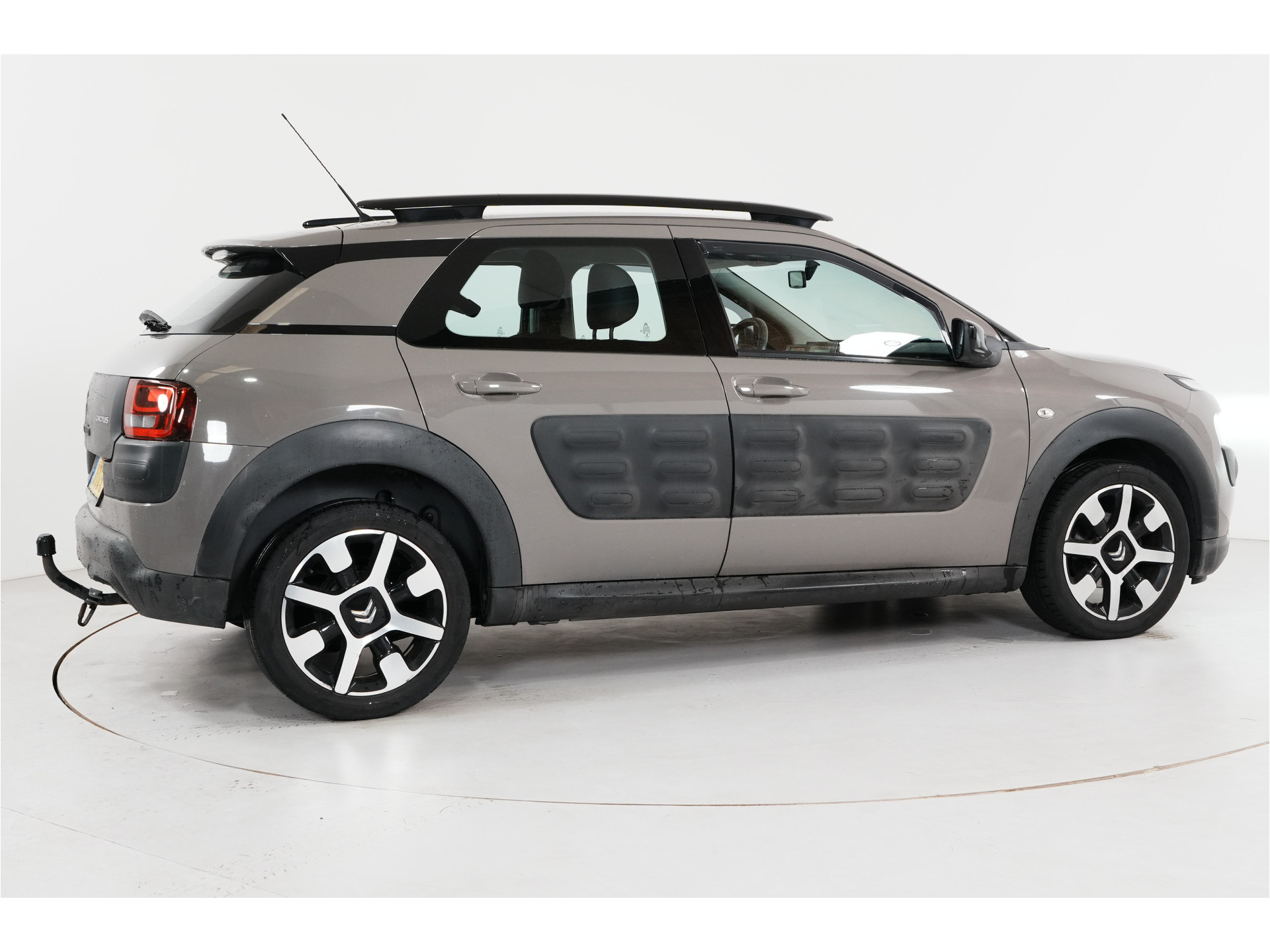 Citroën C4 Cactus 1.6 BlueHDi Feel | Trekhaak | Cruise | Airco |