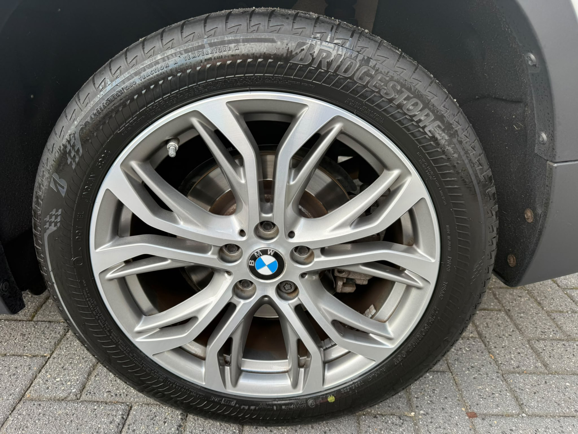 BMW X1 xDrive20i xLine | 3E EIGENAAR | 3/6/12MND GARANTIE| PANO DAK | HEAD UP | LEDER | NAVI |