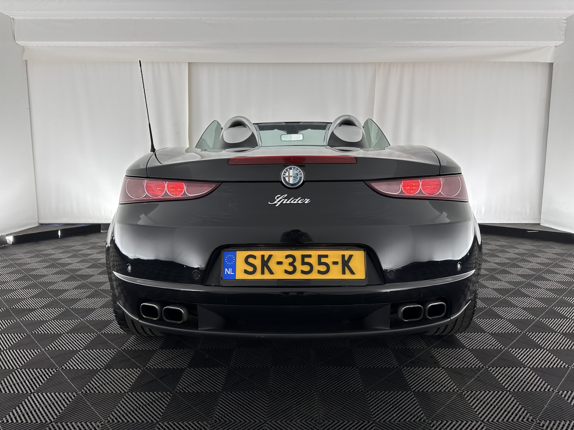 Alfa Romeo Spider 2.4 JTD Q-Tronic Exclusive TI-Sportpack Aut. *LUXURY-LEATHER | BI-XENON | SPORT-SEATS | ECC | SHIFTPADDLES | PDC | CRUISE | 19''ALU*